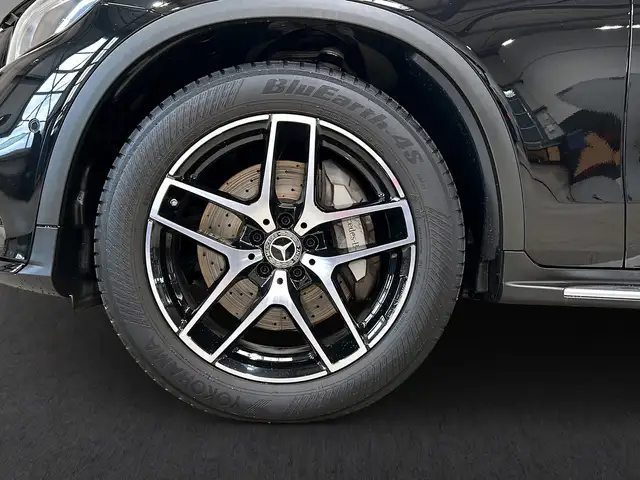 Mercedes-Benz GLC view 4