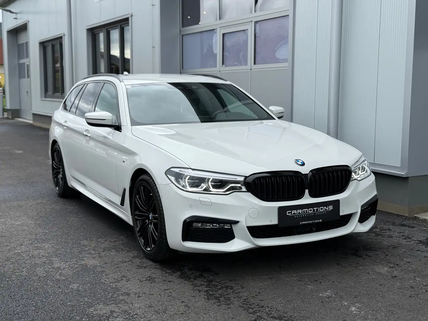 BMW 520 d xDrive M-Paket ACC | LED | Kamera | 19 Zoll Weiß - 2