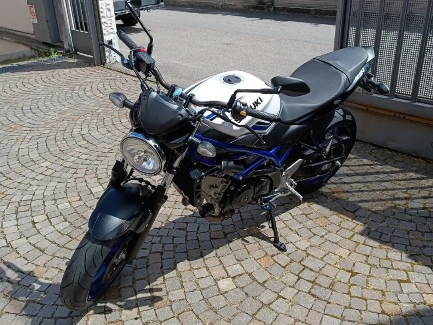 Suzuki SV 650 Blue - 2