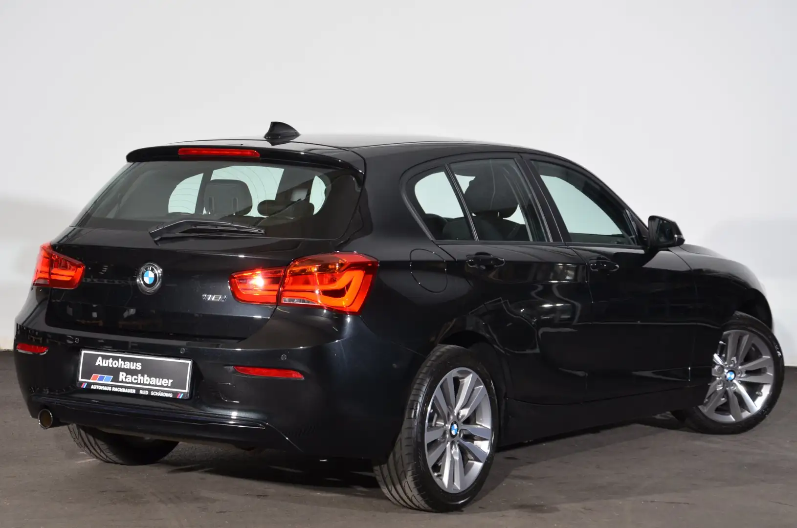 BMW 118 118i Schwarz - 2