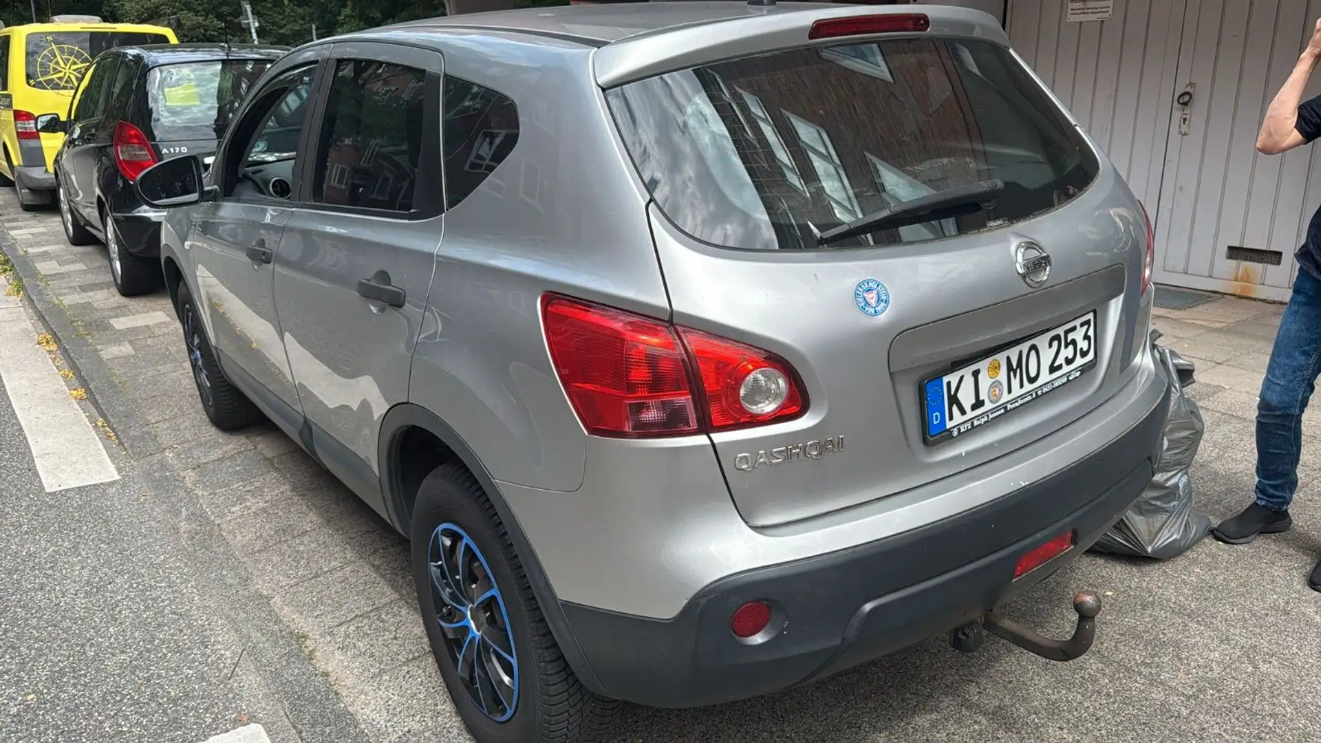 Nissan Qashqai Visia-KLIMA-AHK-TÜV 03/2027 Silber - 2