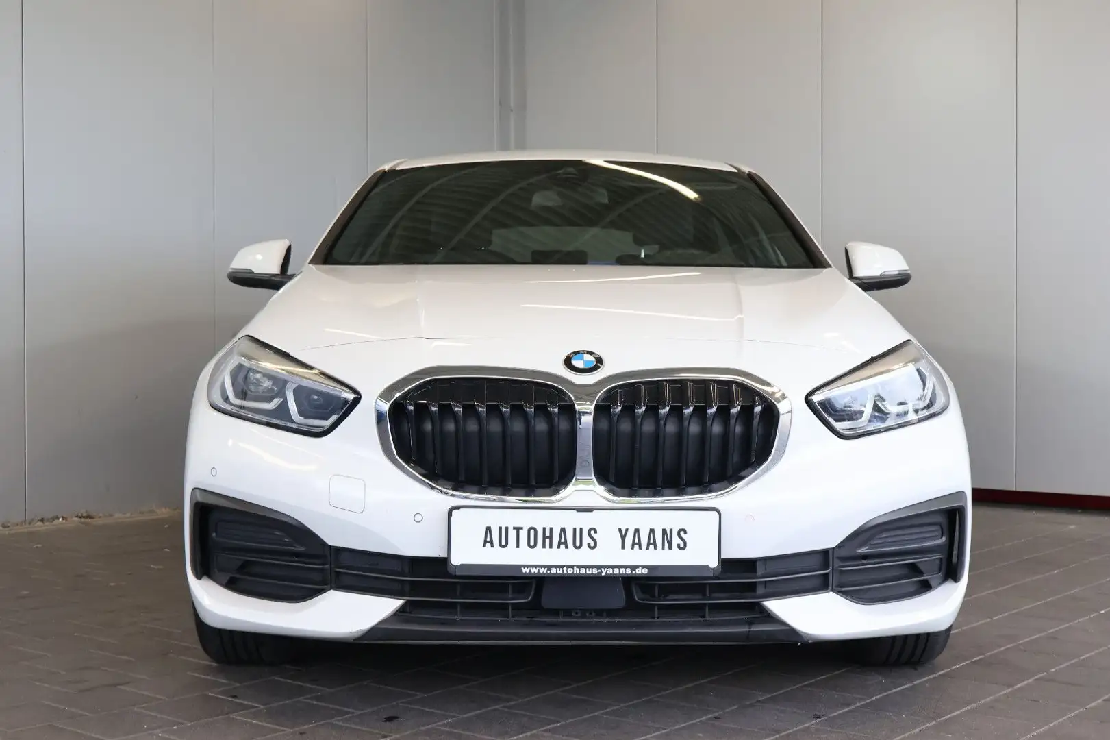 BMW 118 i Advantage AID+FRONT+LANE+LED+ALU Weiß - 2