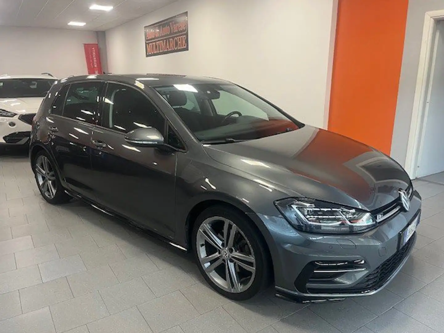 Volkswagen Golf 1.6 TDI 115 CV 5p. Sport R LINE Grigio - 2