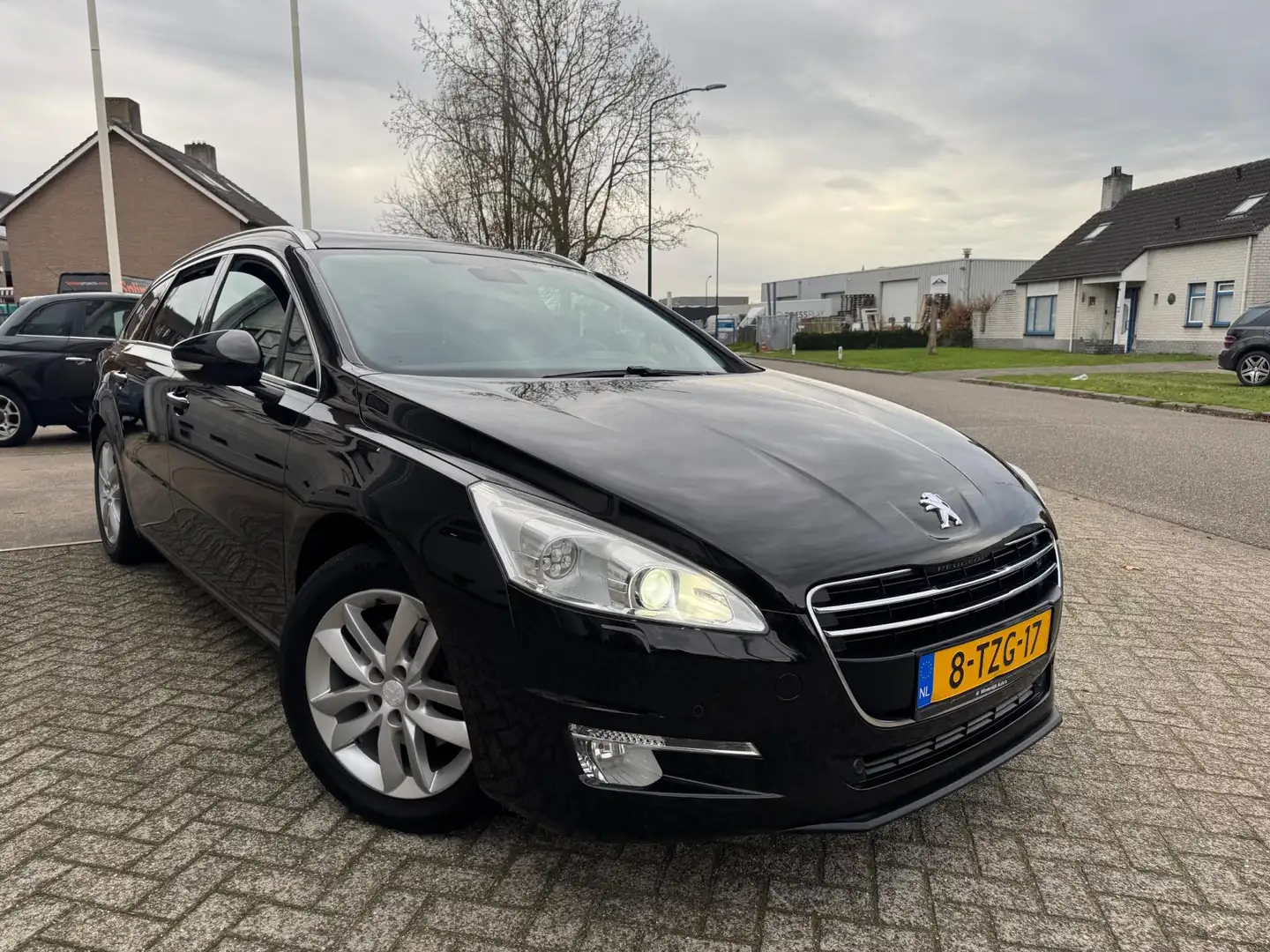 Peugeot 508 SW 1.6 THP Allure Panodak, Headup, Pdc Brun - 2