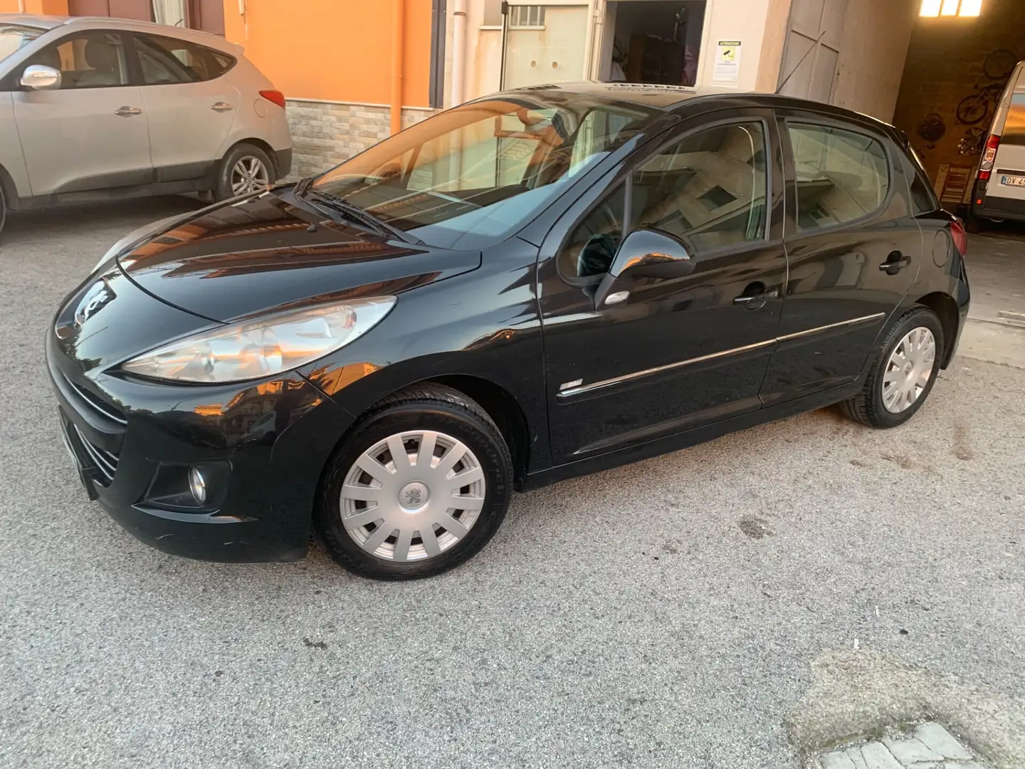 Peugeot 207 1.6 HDi 90CV 5p. Energie Sport Noir - 1