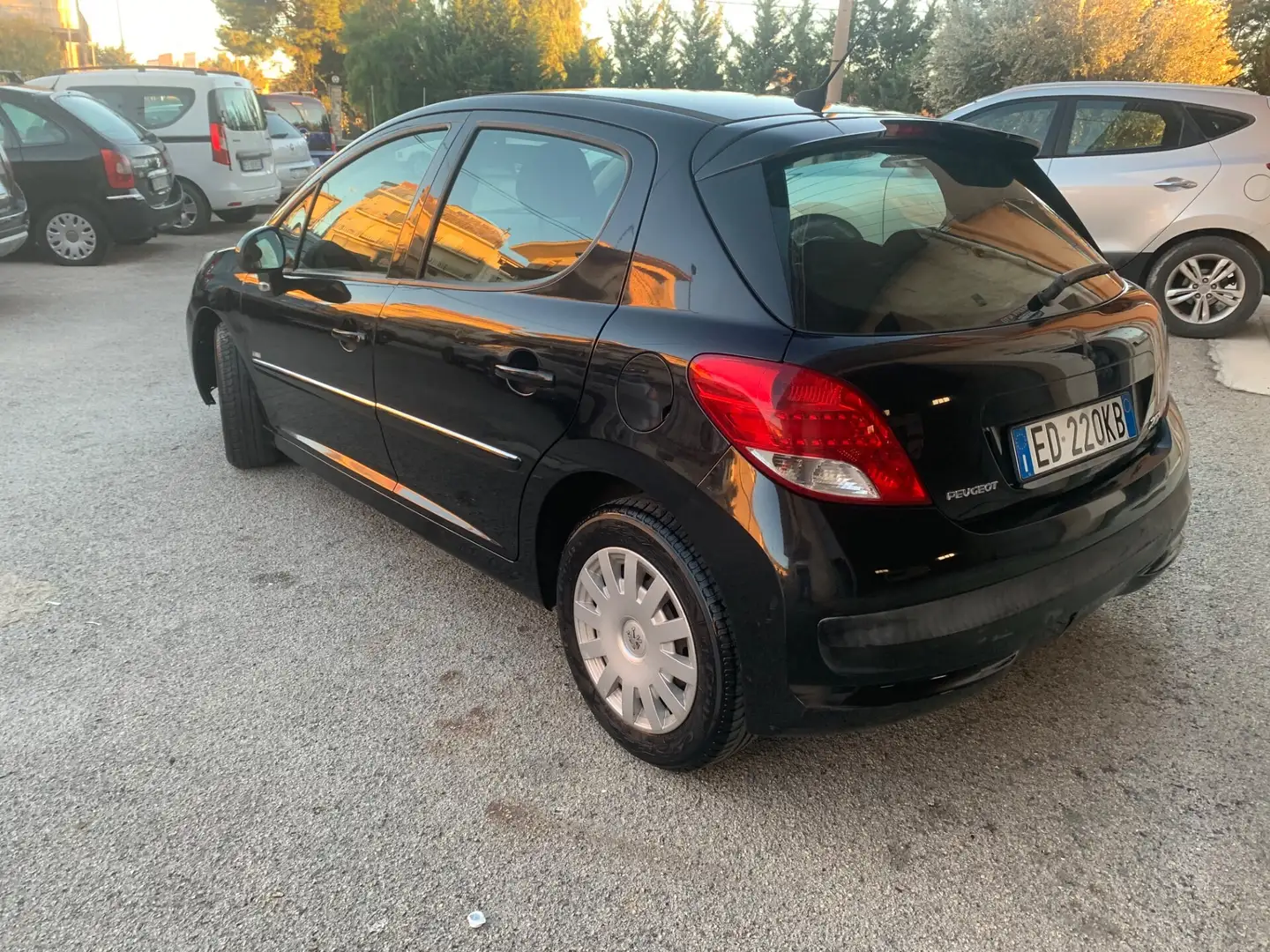 Peugeot 207 1.6 HDi 90CV 5p. Energie Sport Noir - 2