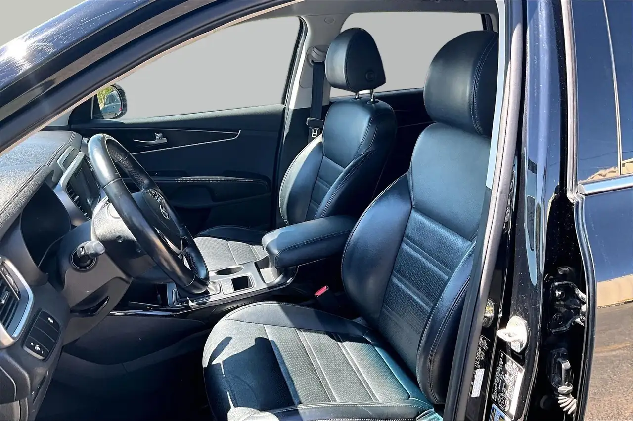 Kia Sorento photo Kia Sorento