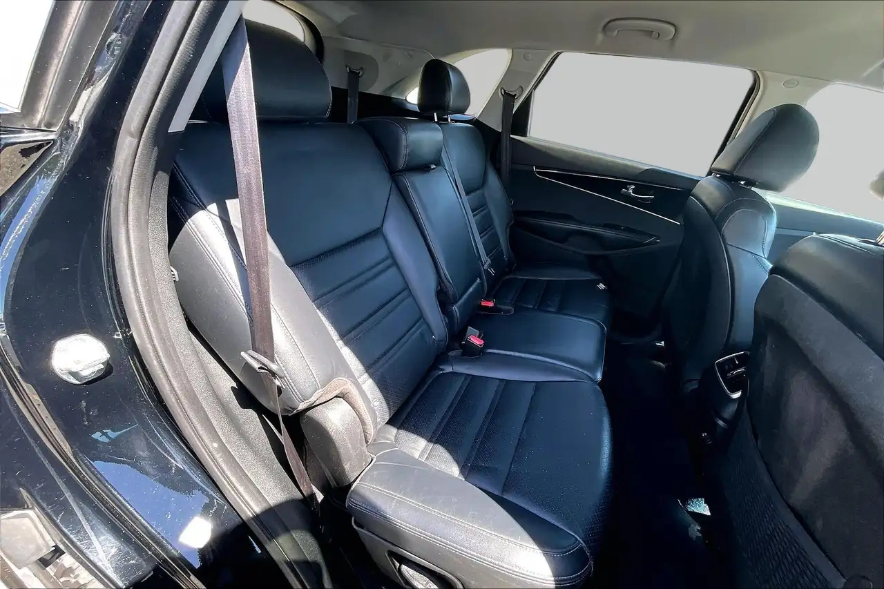 Kia Sorento photo Kia Sorento