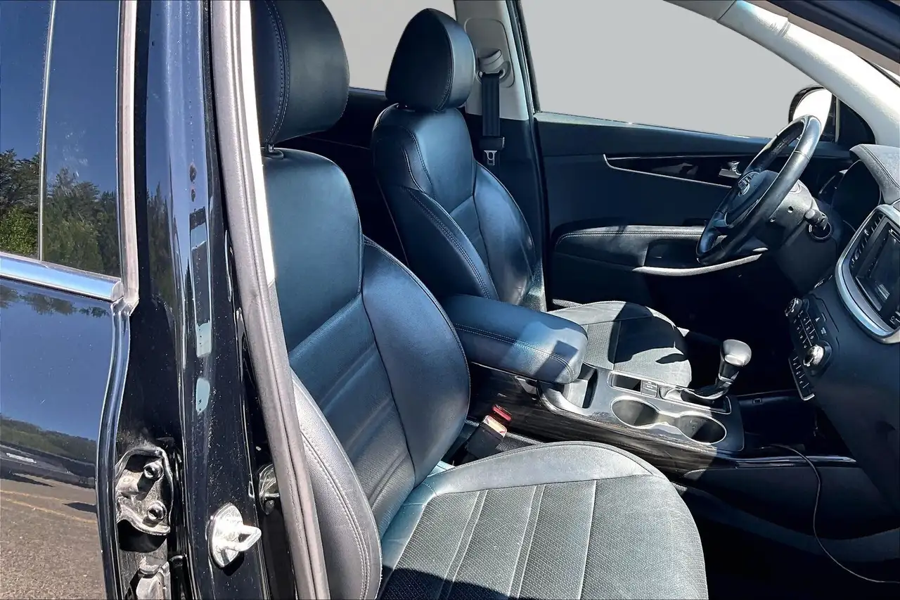 Kia Sorento photo Kia Sorento
