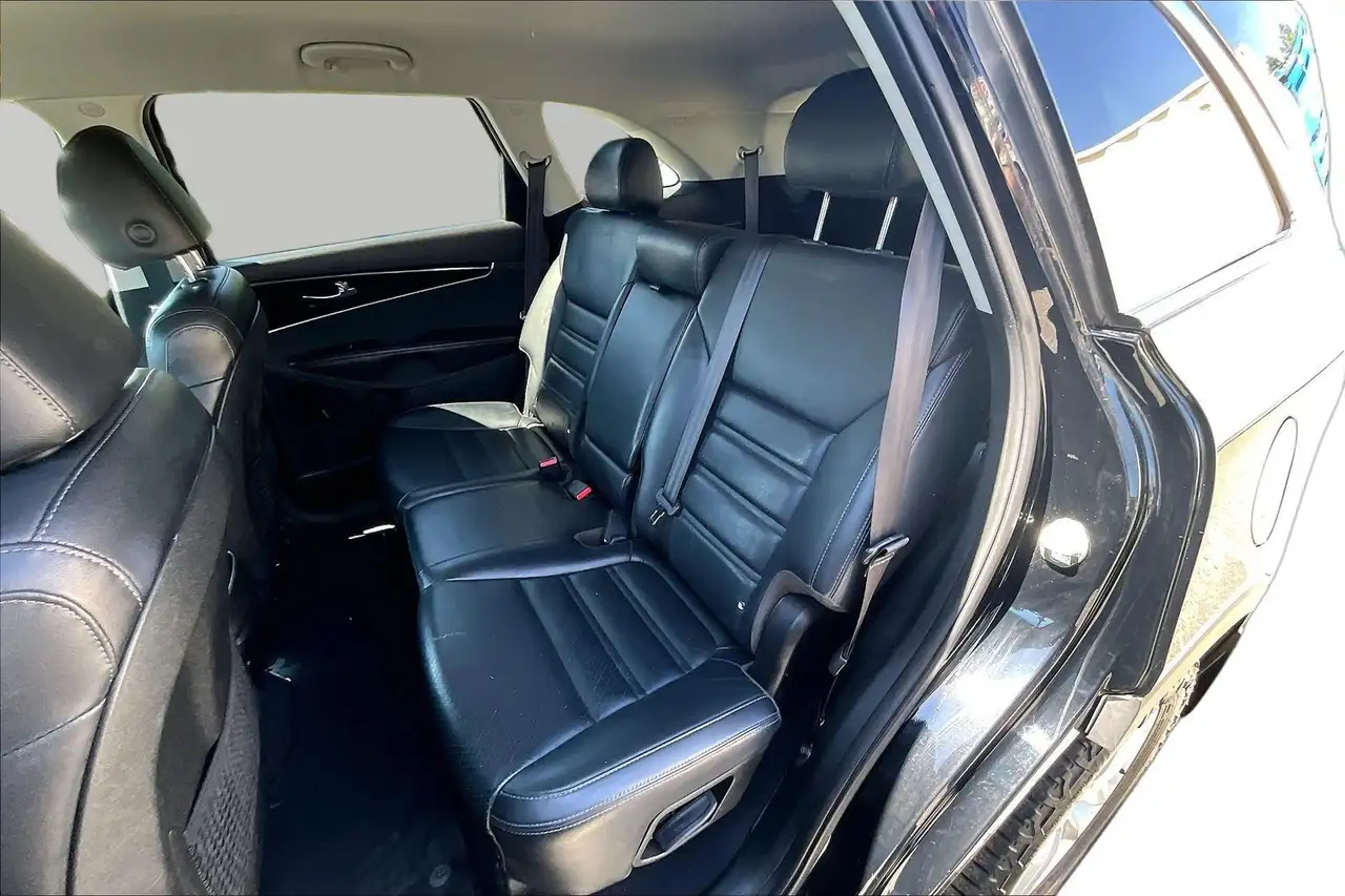 Kia Sorento photo Kia Sorento