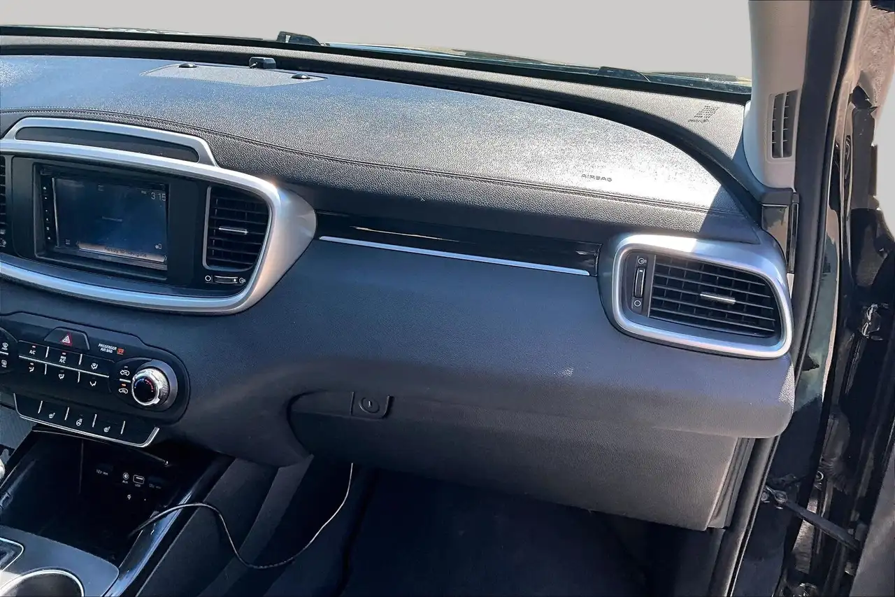 Kia Sorento photo Kia Sorento
