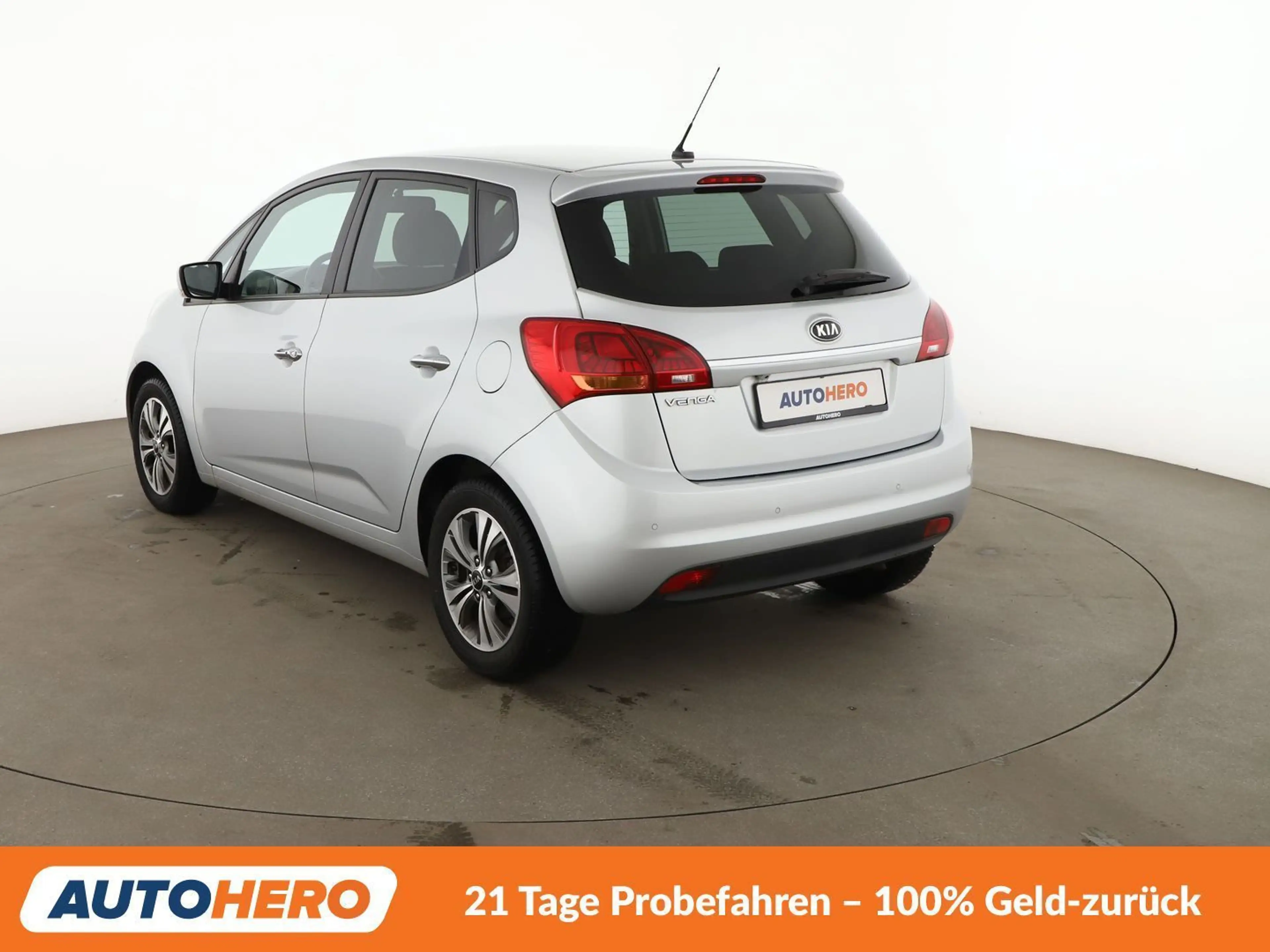Kia Venga 1.6 Dream Team *ALU*SHZ*PDC*NAVI* — photo 4