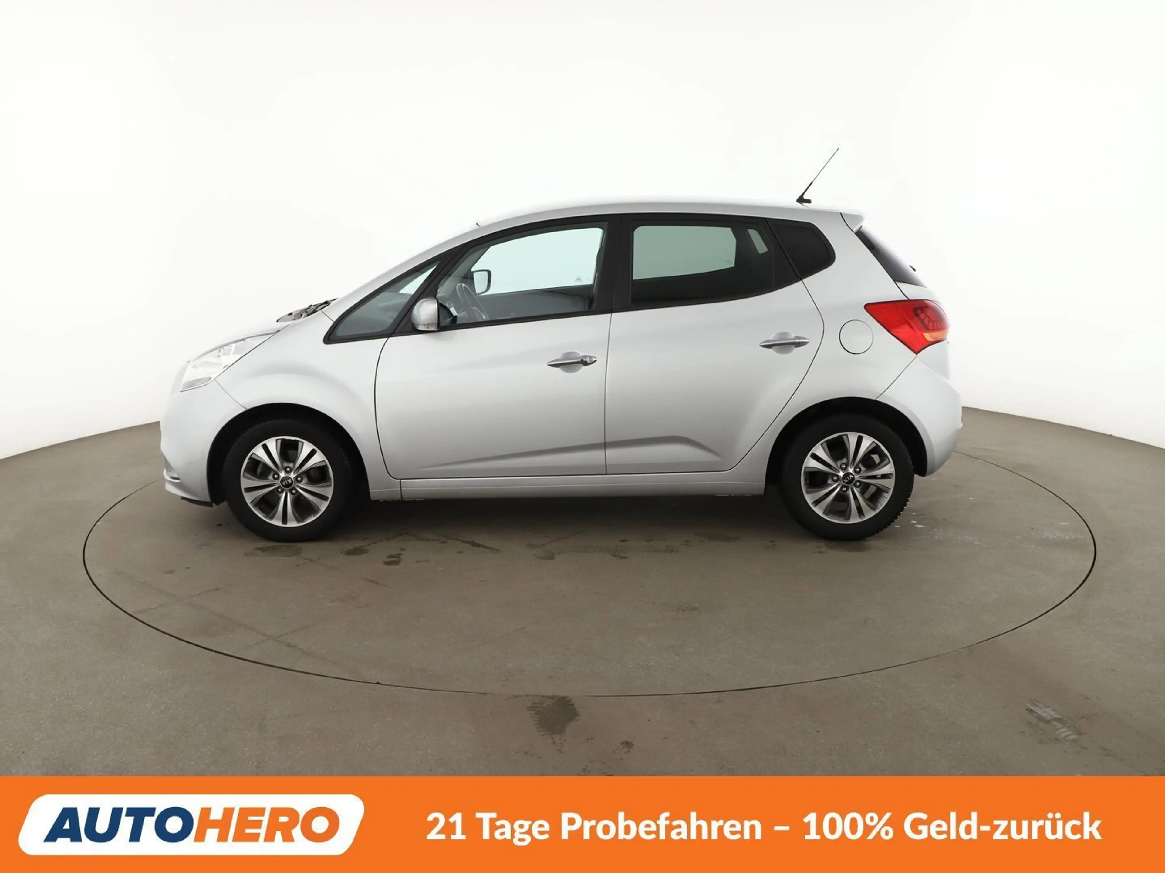 Kia Venga 1.6 Dream Team *ALU*SHZ*PDC*NAVI* — photo 3