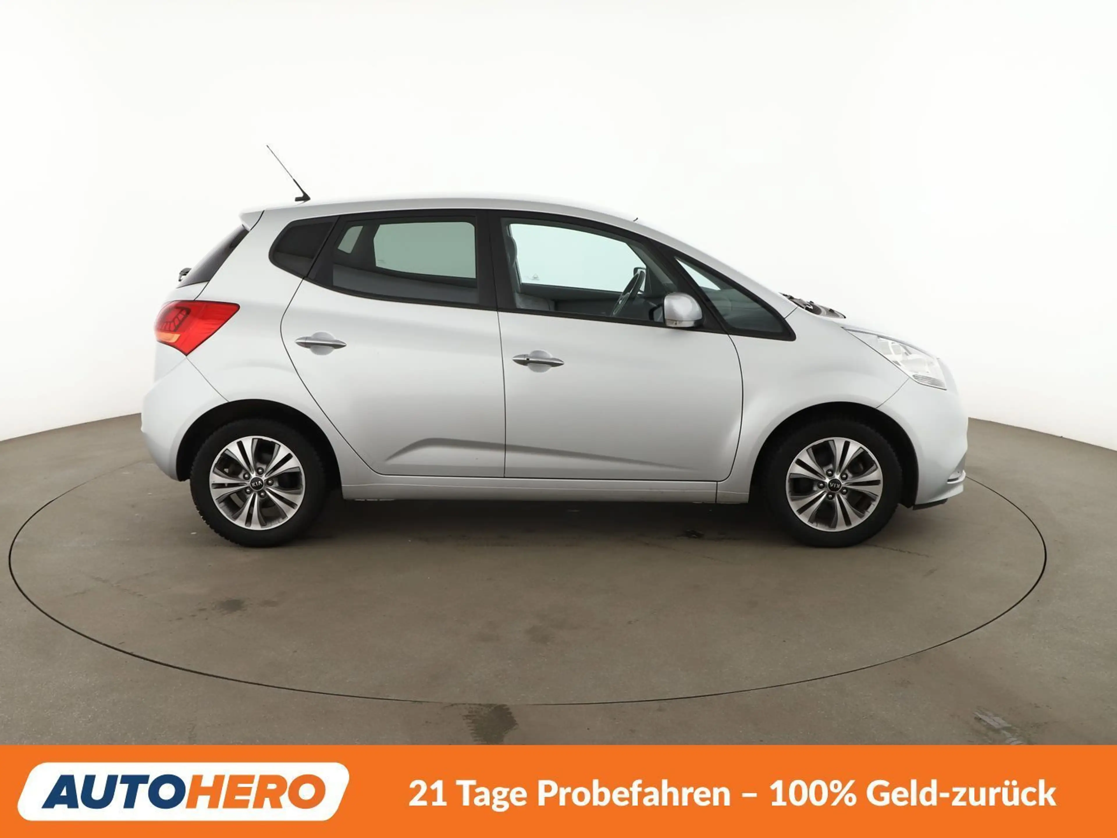 Kia Venga 1.6 Dream Team *ALU*SHZ*PDC*NAVI* — photo 7