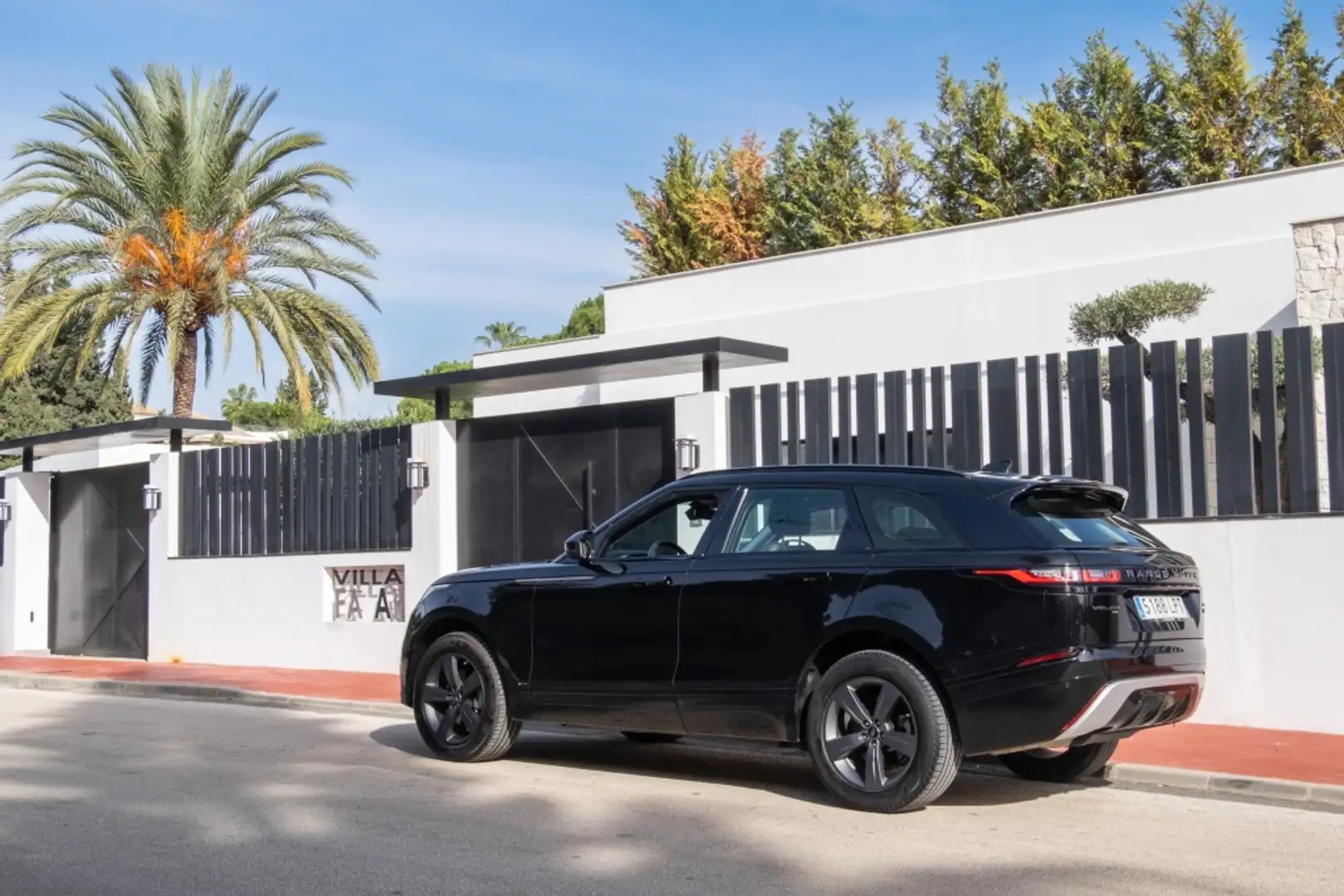 Land Rover Range Rover Velar 2.0D R-Dynamic S 4WD Aut. 180 Negro - 1