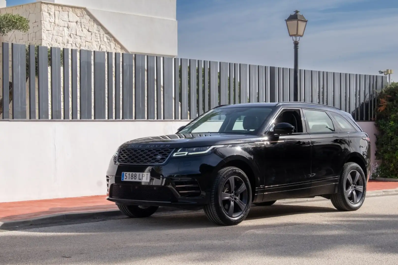 Land Rover Range Rover Velar 2.0D R-Dynamic S 4WD Aut. 180 Negro - 2