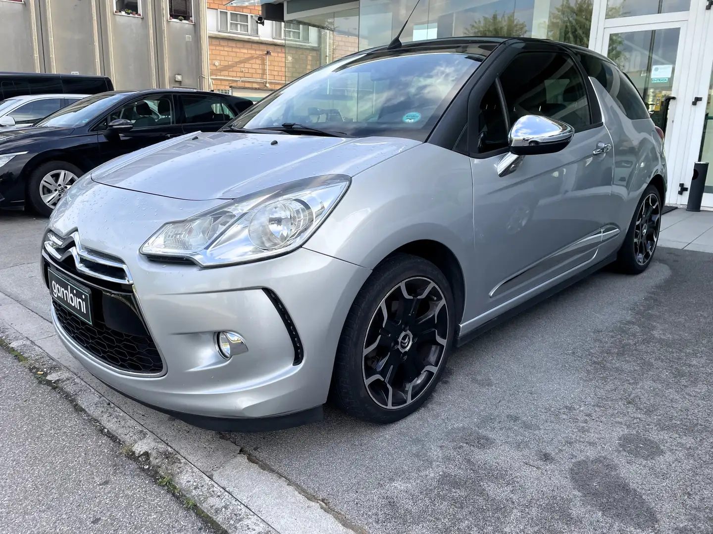 Citroen DS3 Cabrio 1.2 puretech So Chic 82cv uso NEOPATENTATI Argento - 1