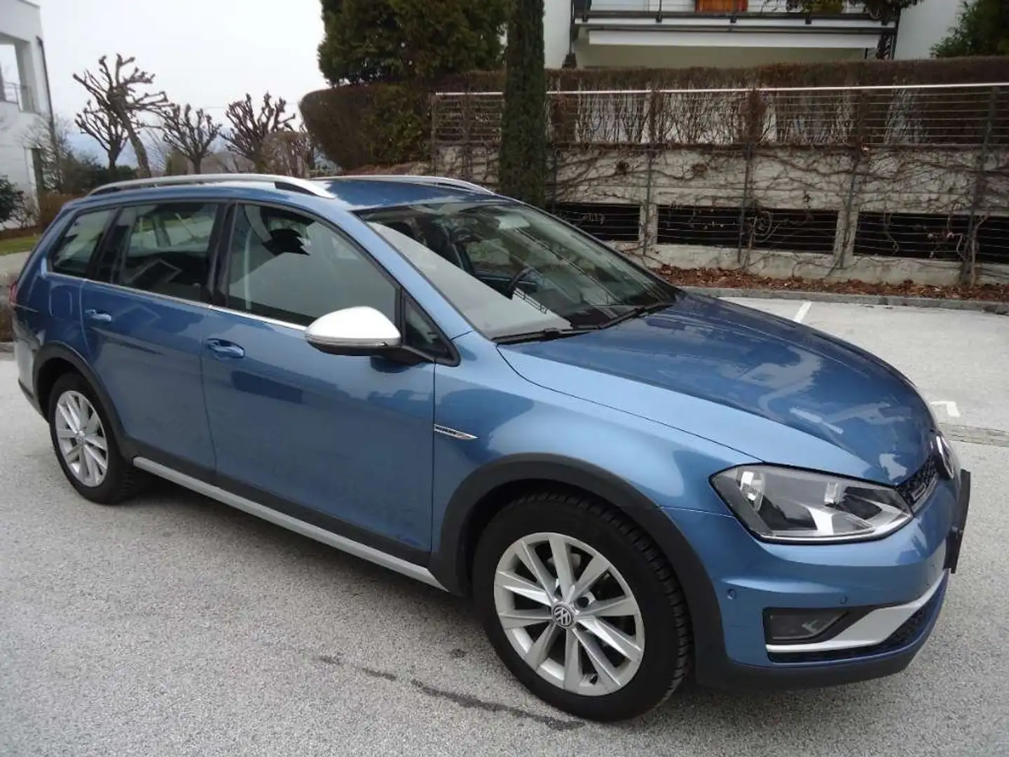 Volkswagen Golf Variant Golf Variant Alltrack BMT 1,6 TDI 4Motion Alltrack plava - 2
