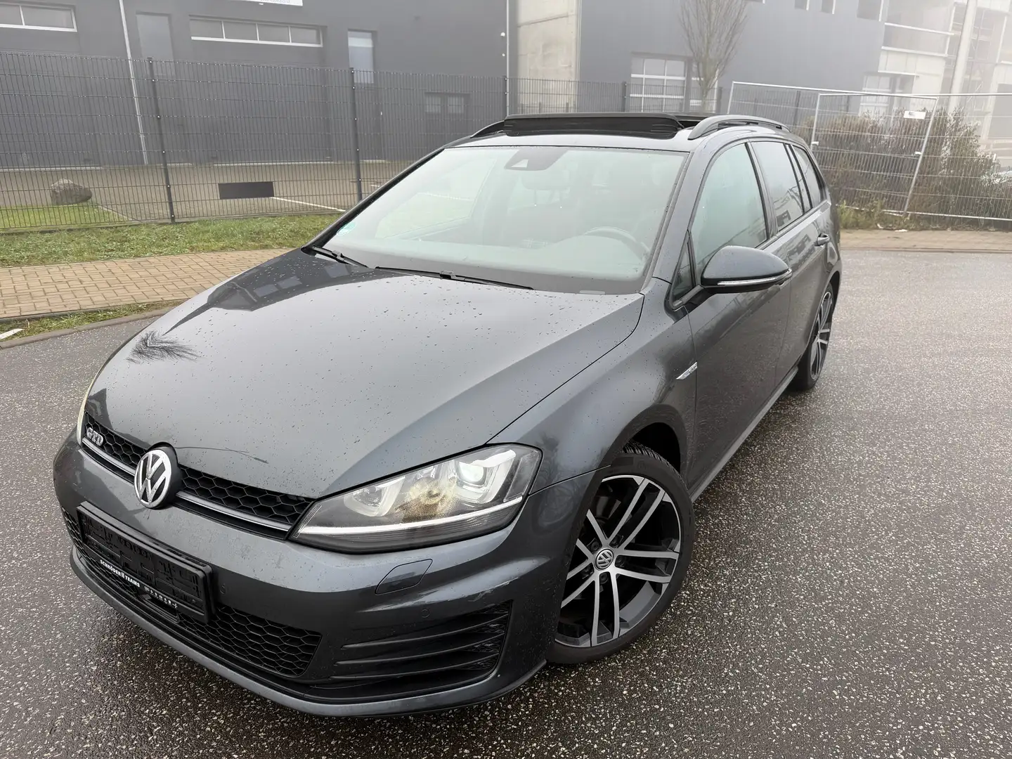 Volkswagen Golf Variant GTD StandHZ+AHK+Pano+DAB+KAM+XEN+VOLL! Gris - 1