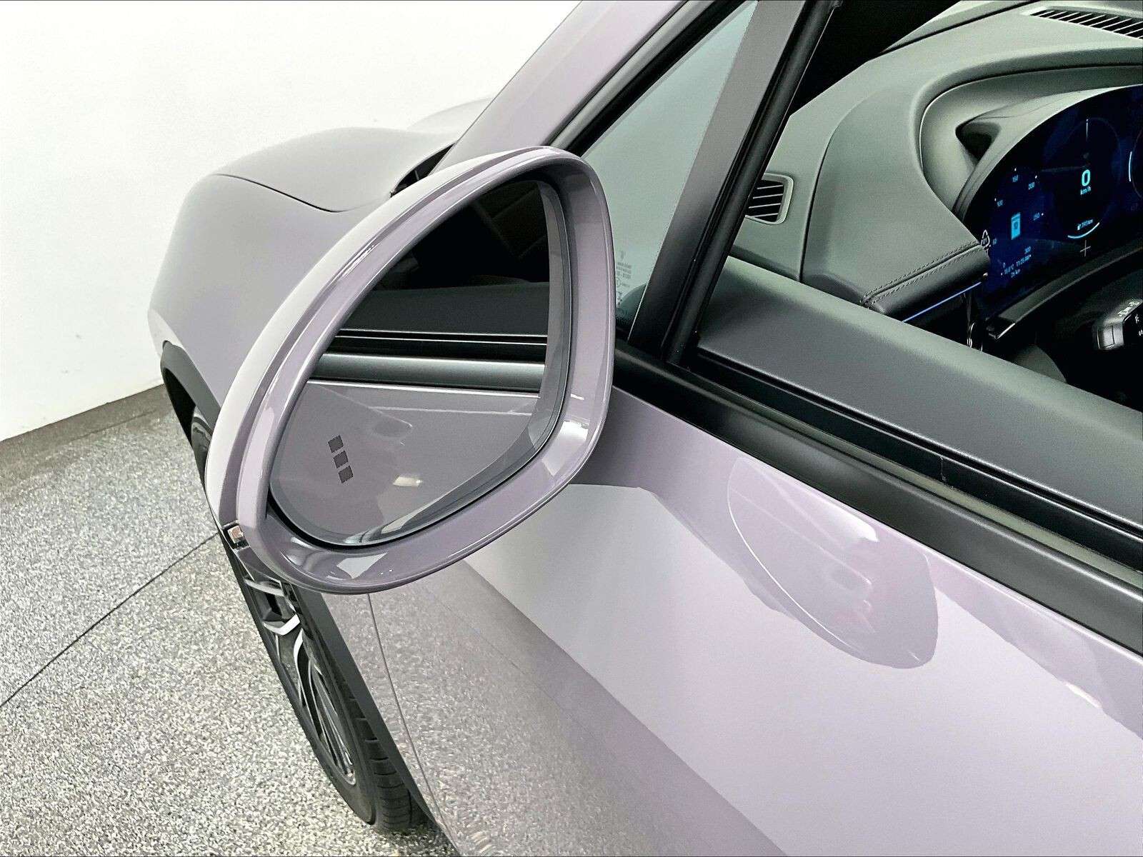2025 Porsche Macan Electric 4 thumb 33