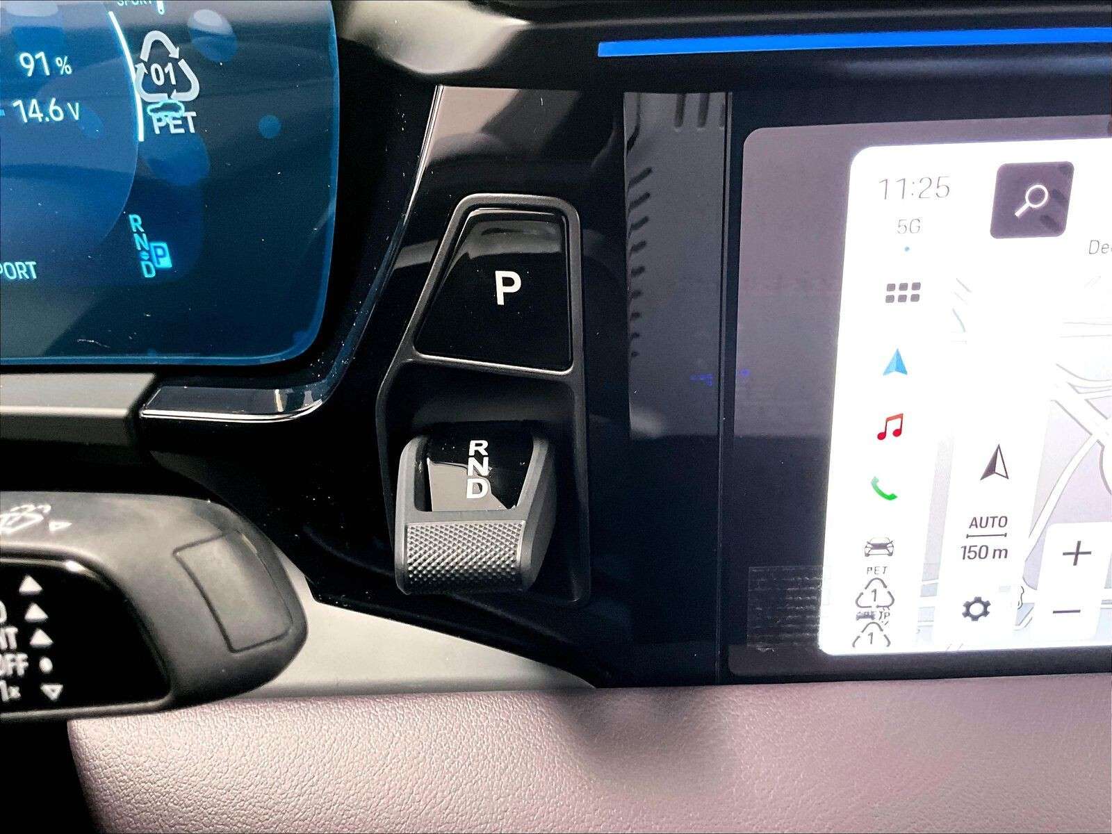 2025 Porsche Macan Electric 4 thumb 21