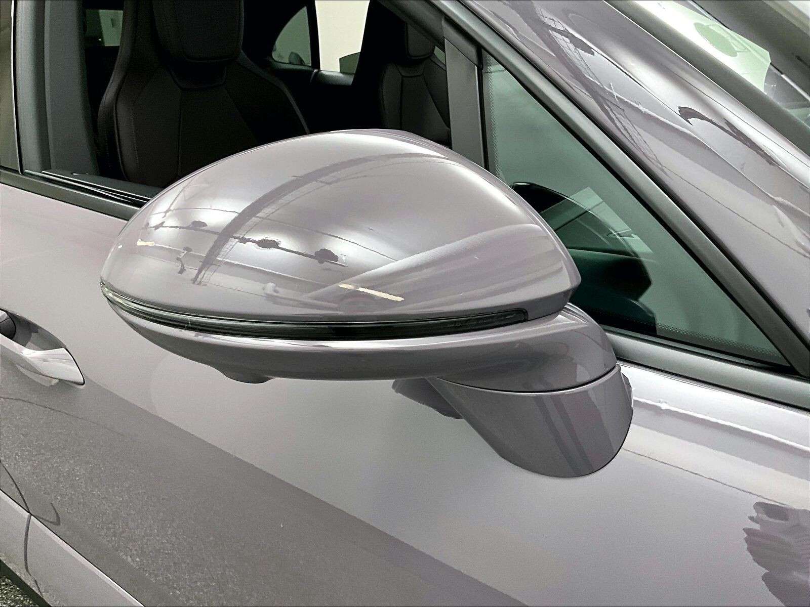 2025 Porsche Macan Electric 4 thumb 32