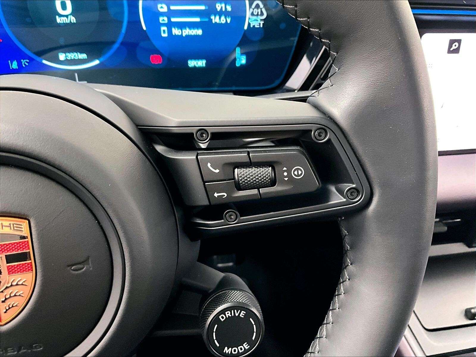 2025 Porsche Macan Electric 4 thumb 20