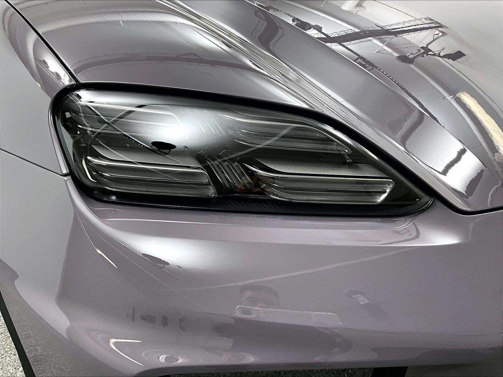 2025 Porsche Macan Electric 4 thumb 31