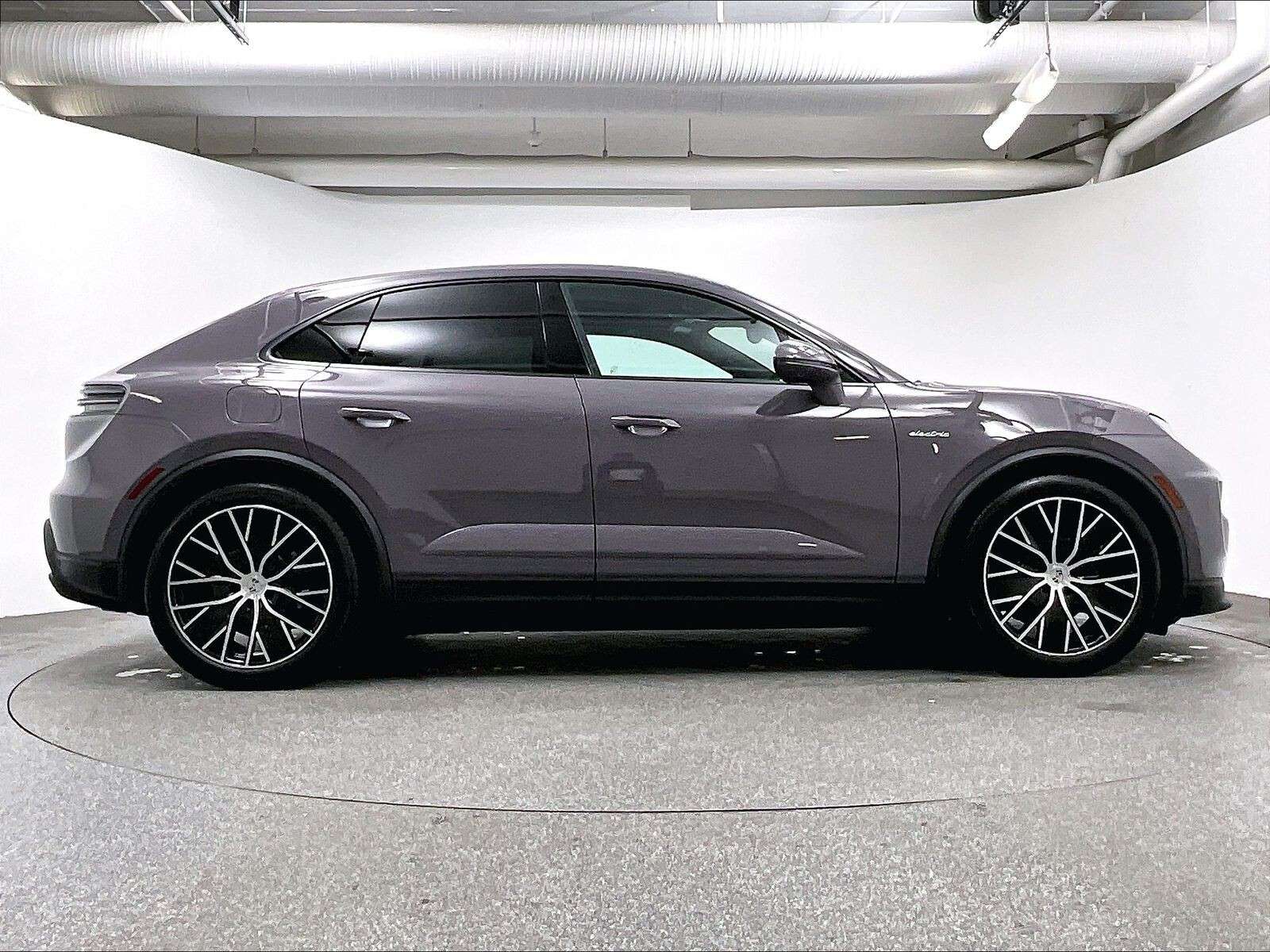 2025 Porsche Macan Electric 4 alt 4