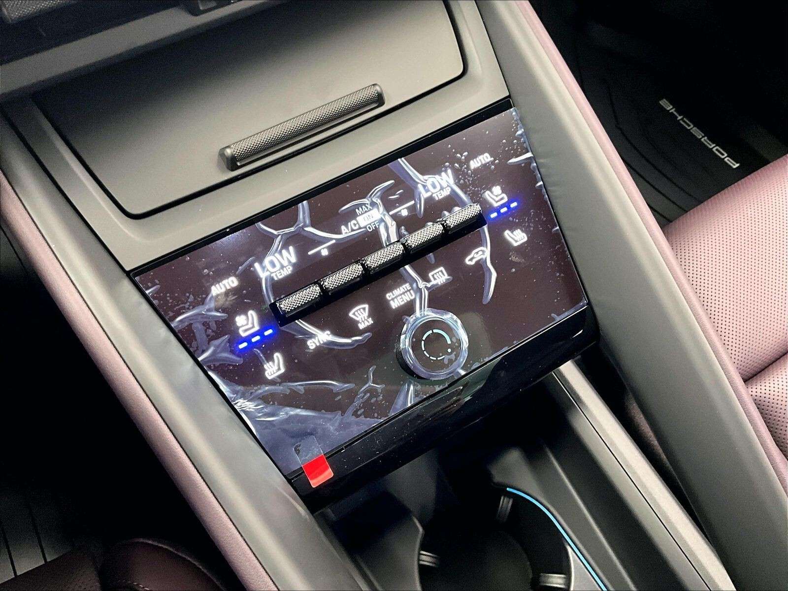 2025 Porsche Macan Electric 4 thumb 23
