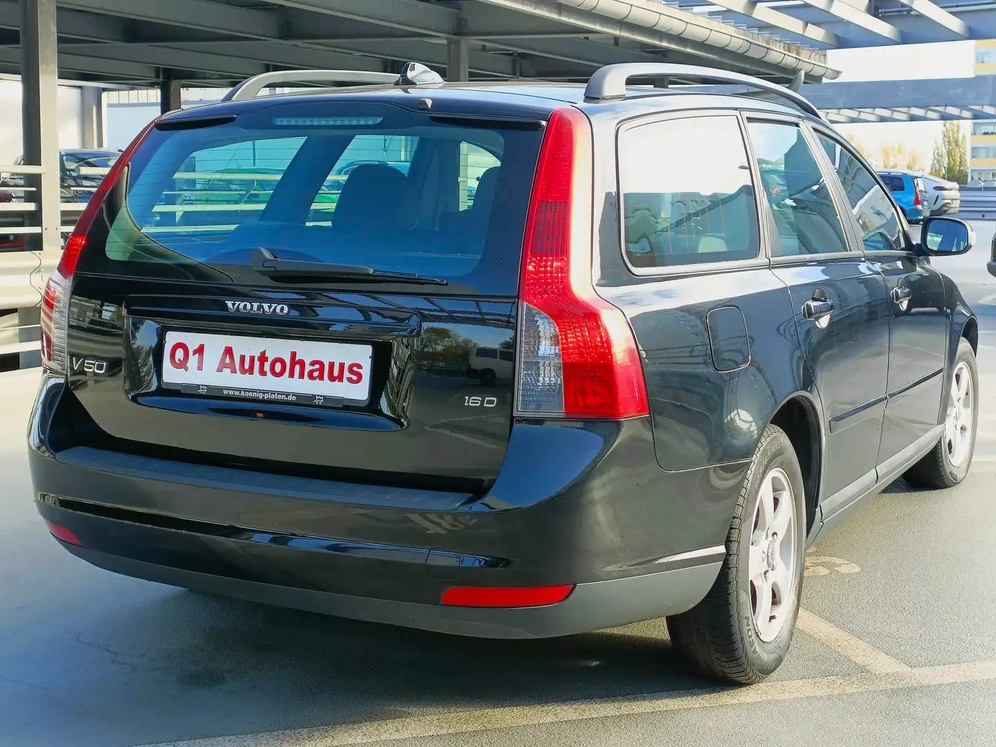 Volvo V50 1.6 D XENON/SITZHEIZUNG/KLIMAAUTOM./ALU+ALLWETTER Schwarz - 2