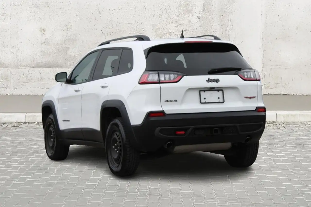 Jeep Cherokee снимка Jeep Cherokee