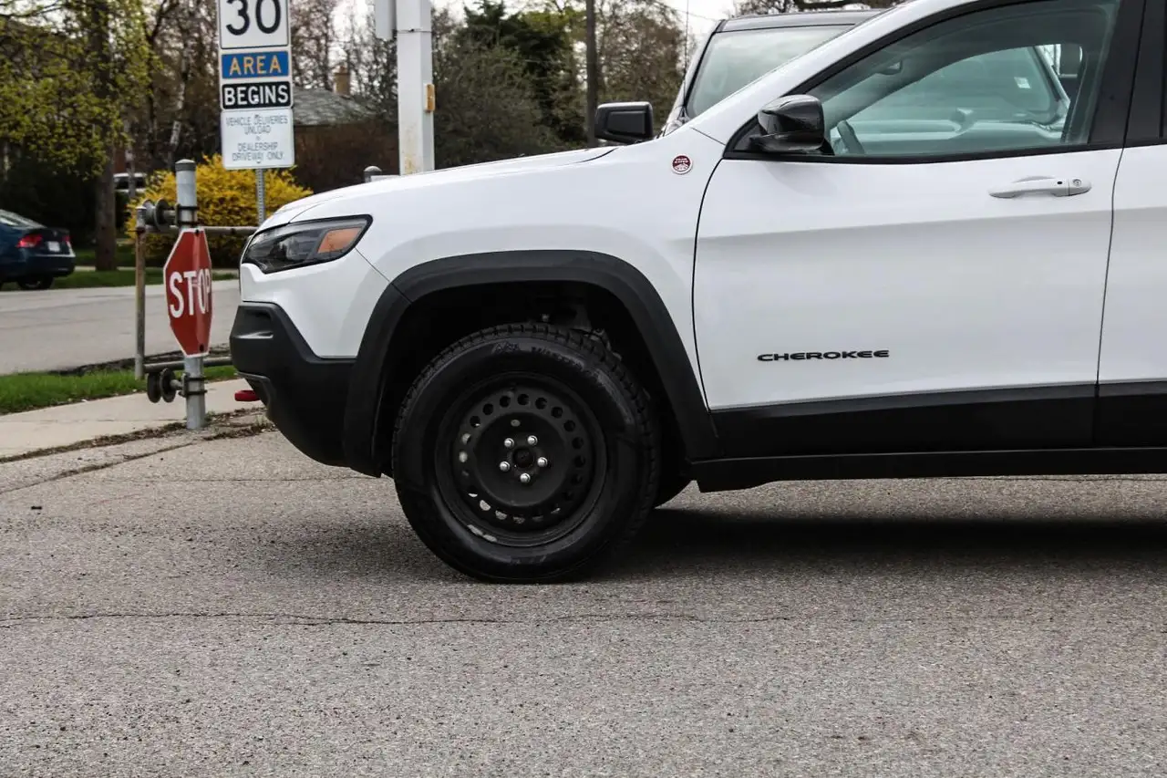 Jeep Cherokee снимка Jeep Cherokee