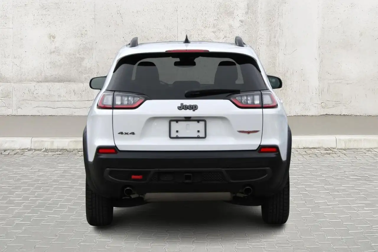Jeep Cherokee снимка Jeep Cherokee