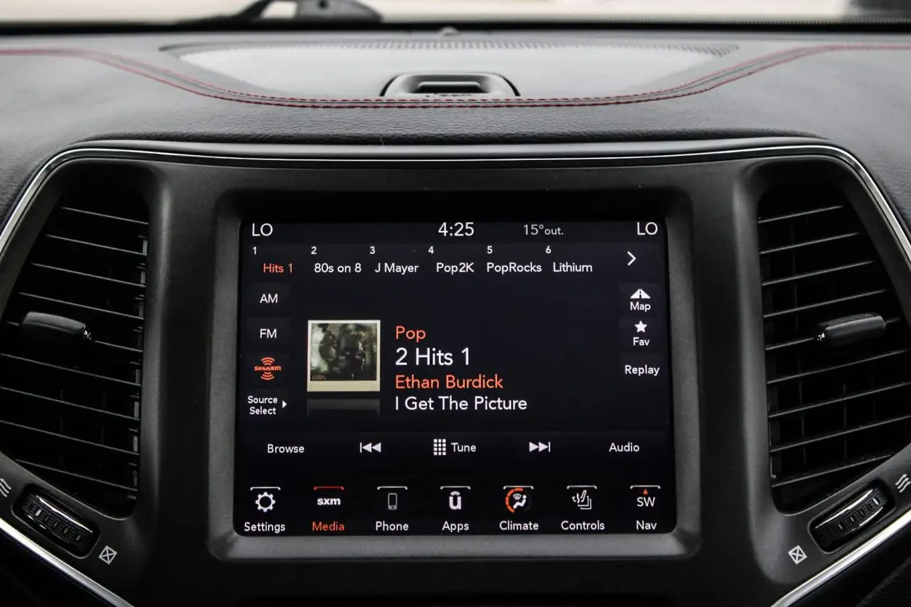 Jeep Cherokee снимка Jeep Cherokee
