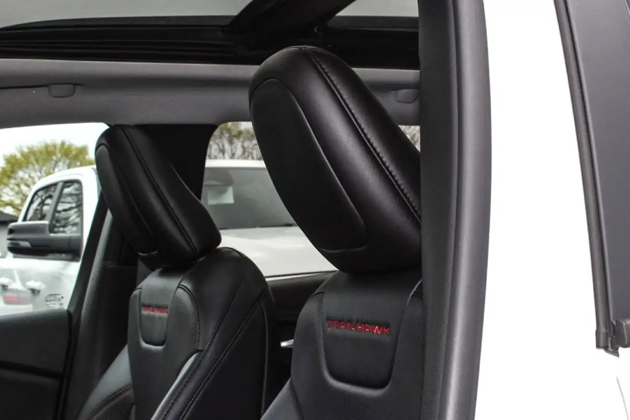 Jeep Cherokee снимка Jeep Cherokee