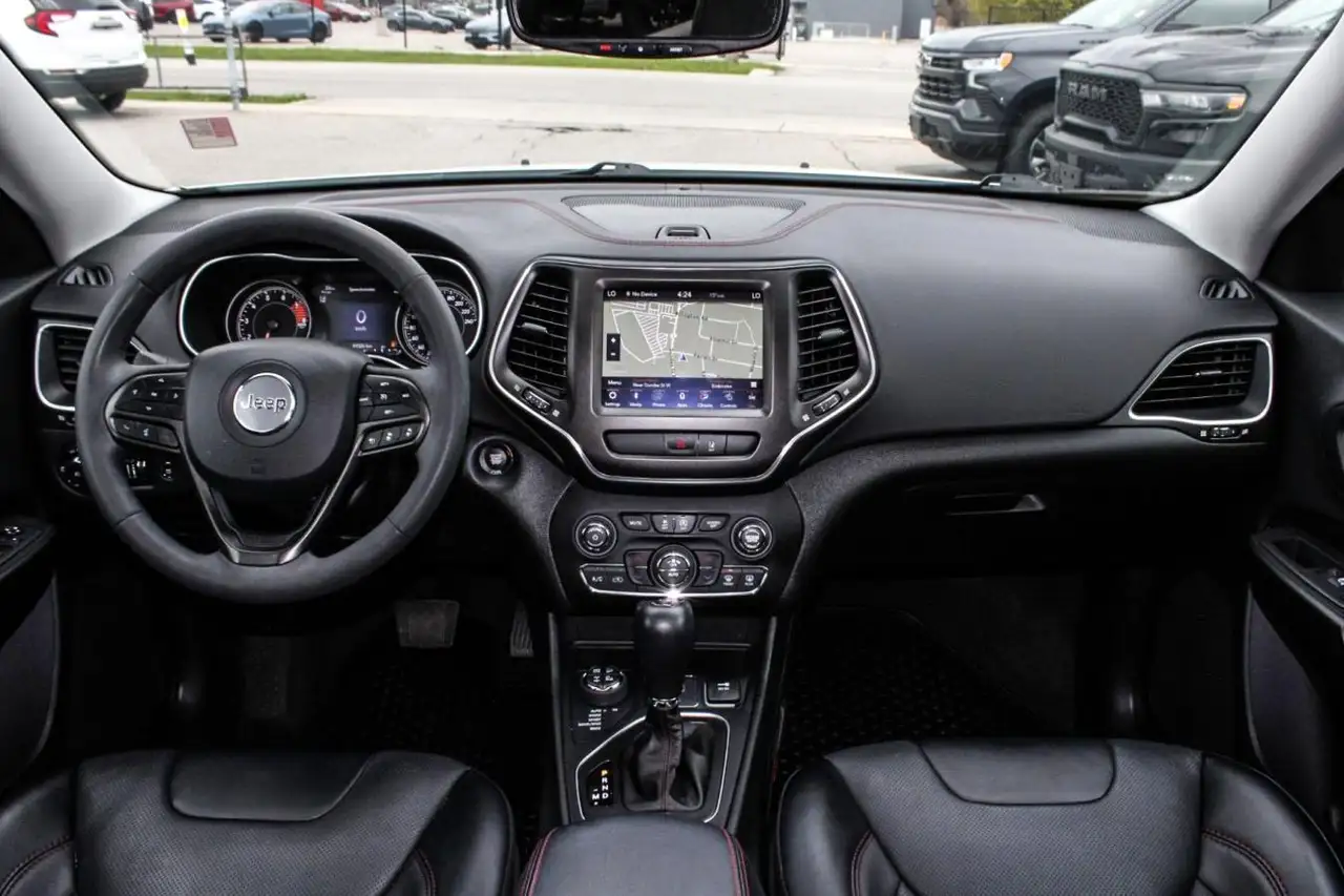 Jeep Cherokee снимка Jeep Cherokee