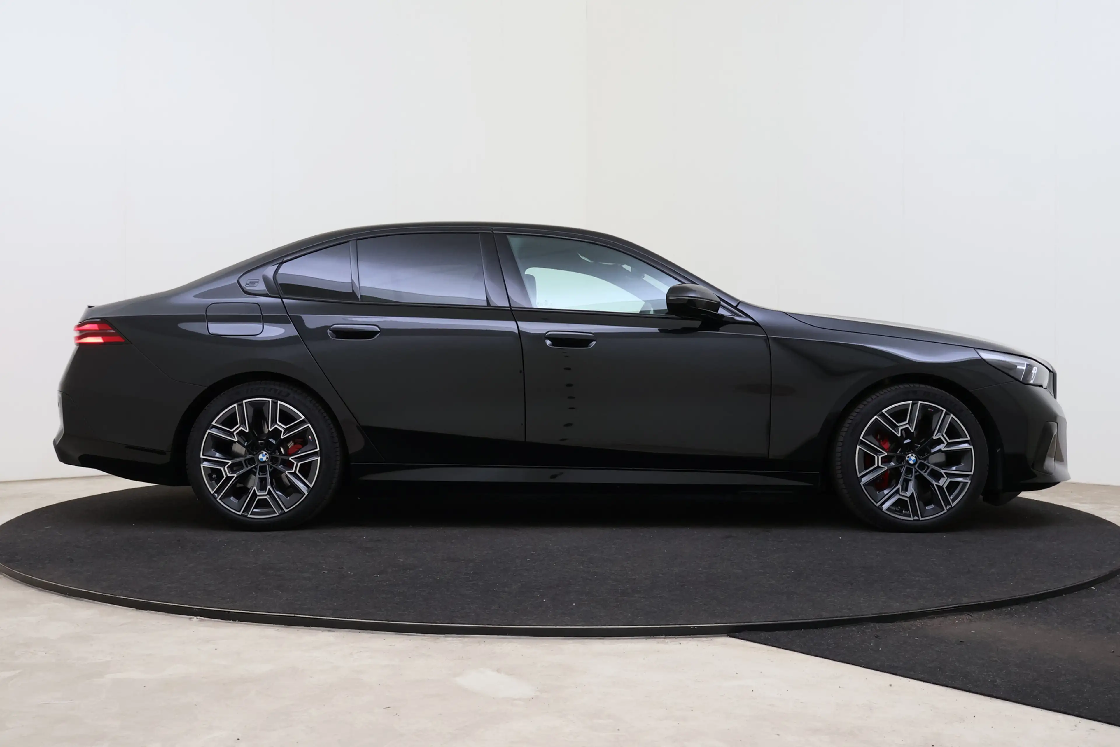 BMW i5 eDrive40 M Sport / Stoelverwarming / Achteruitrijc — photo 7