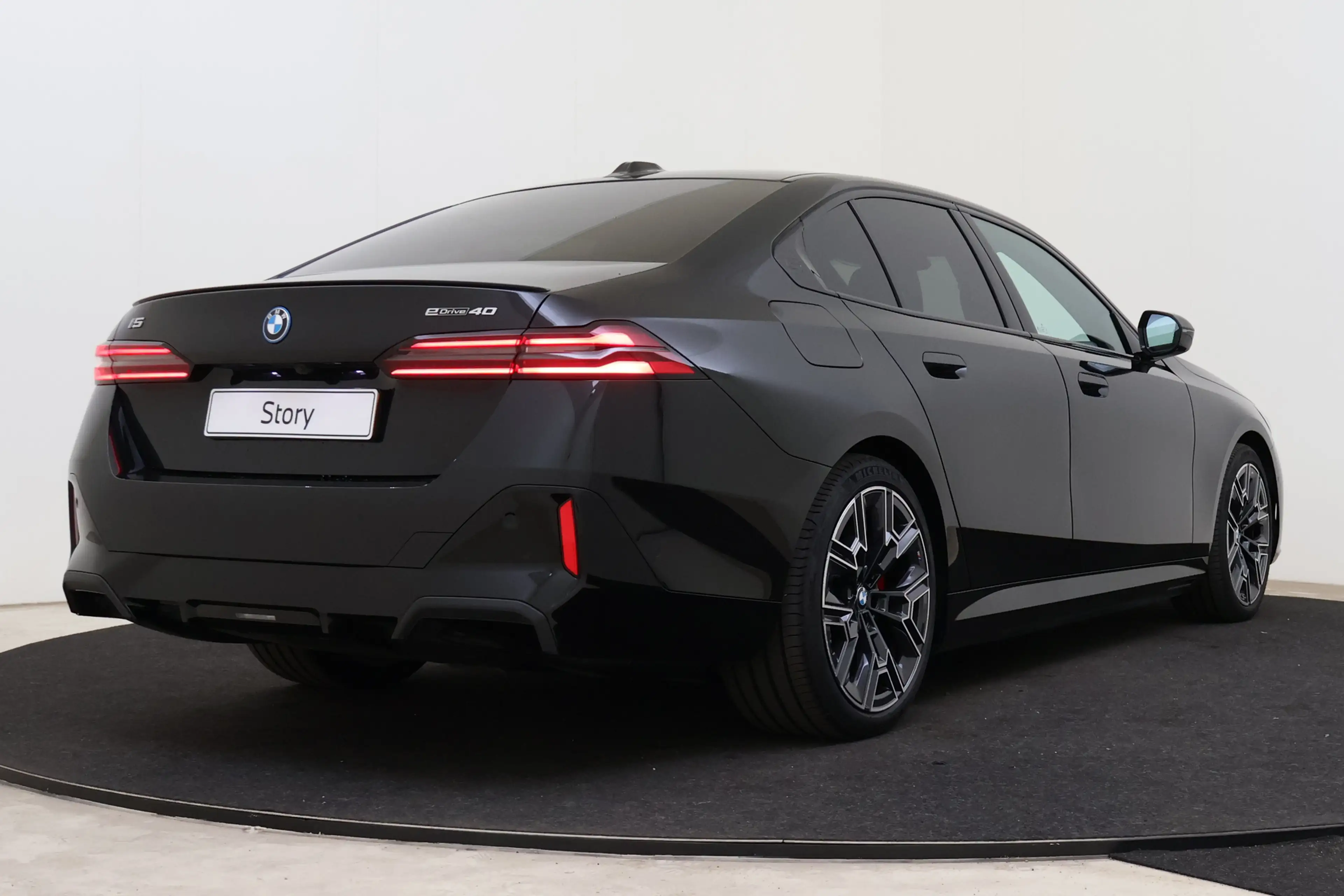 BMW i5 eDrive40 M Sport / Stoelverwarming / Achteruitrijc — photo 2