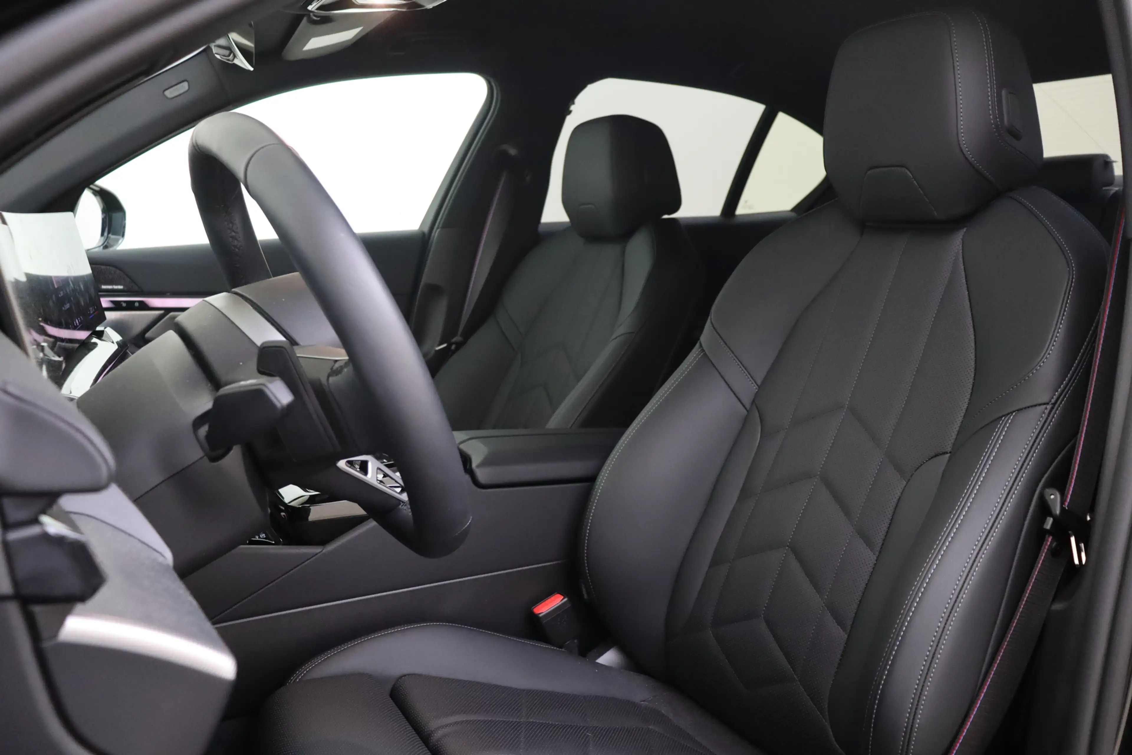 BMW i5 eDrive40 M Sport / Stoelverwarming / Achteruitrijc — photo 8