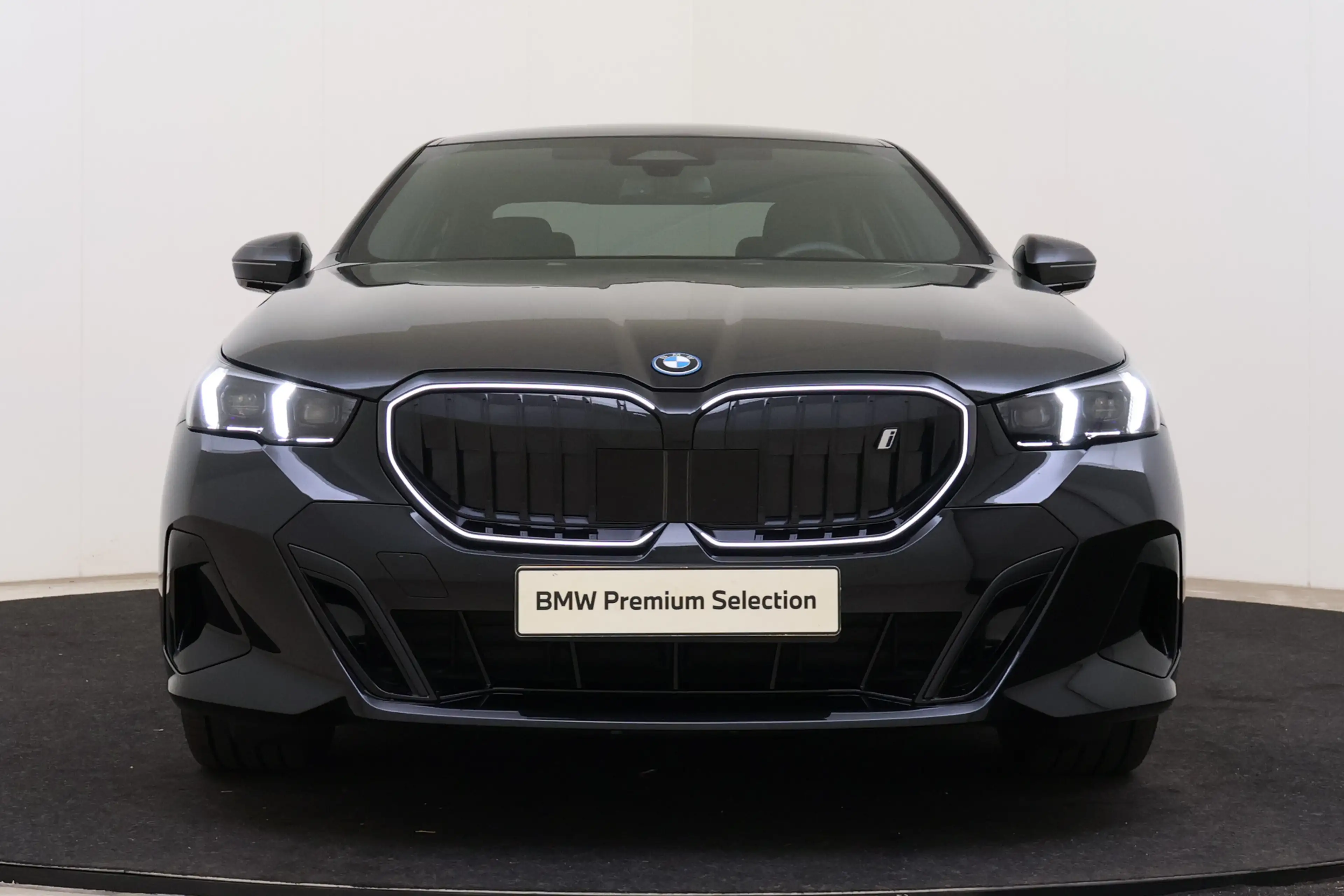BMW i5 eDrive40 M Sport / Stoelverwarming / Achteruitrijc — photo 4