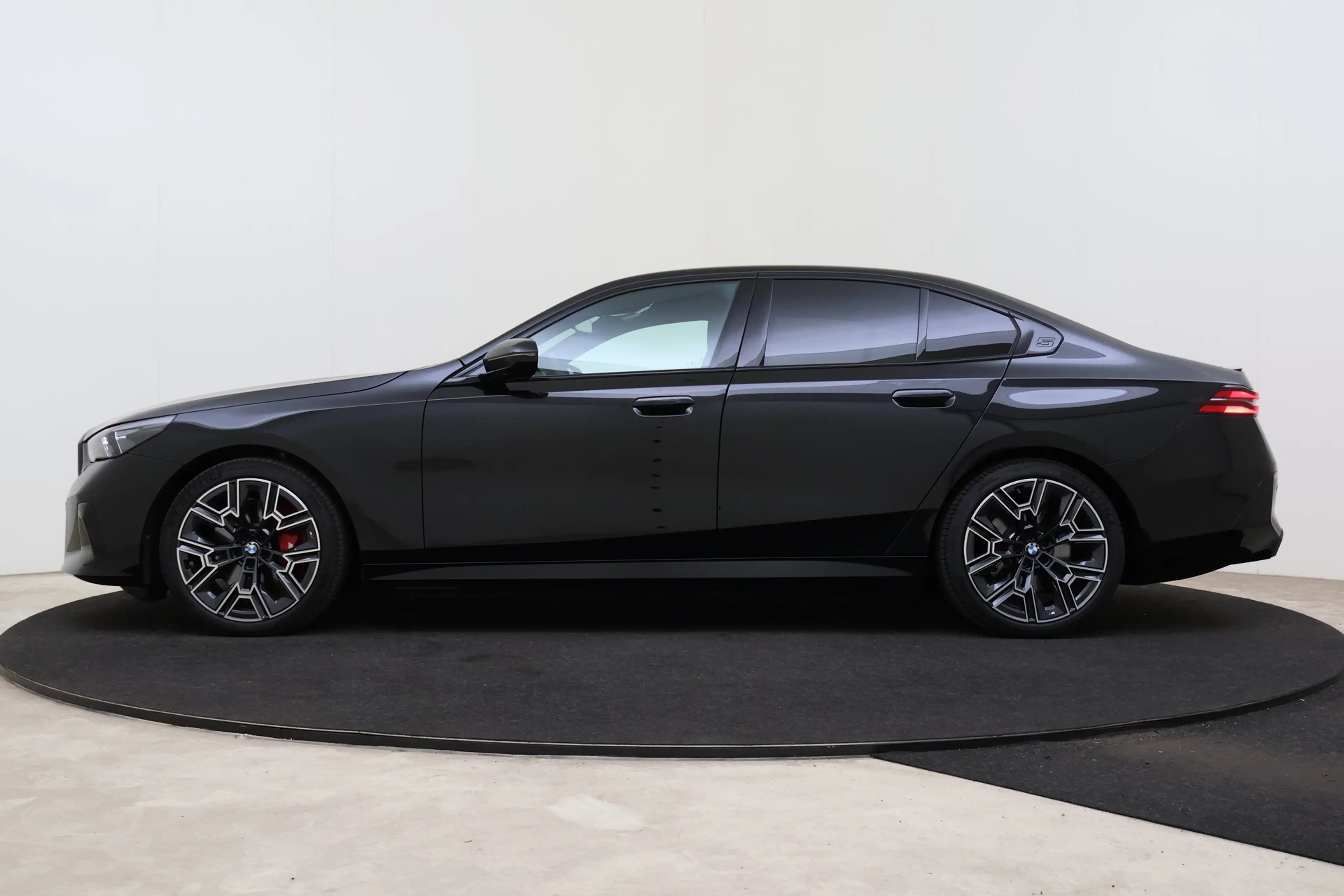 BMW i5 eDrive40 M Sport / Stoelverwarming / Achteruitrijc — photo 14