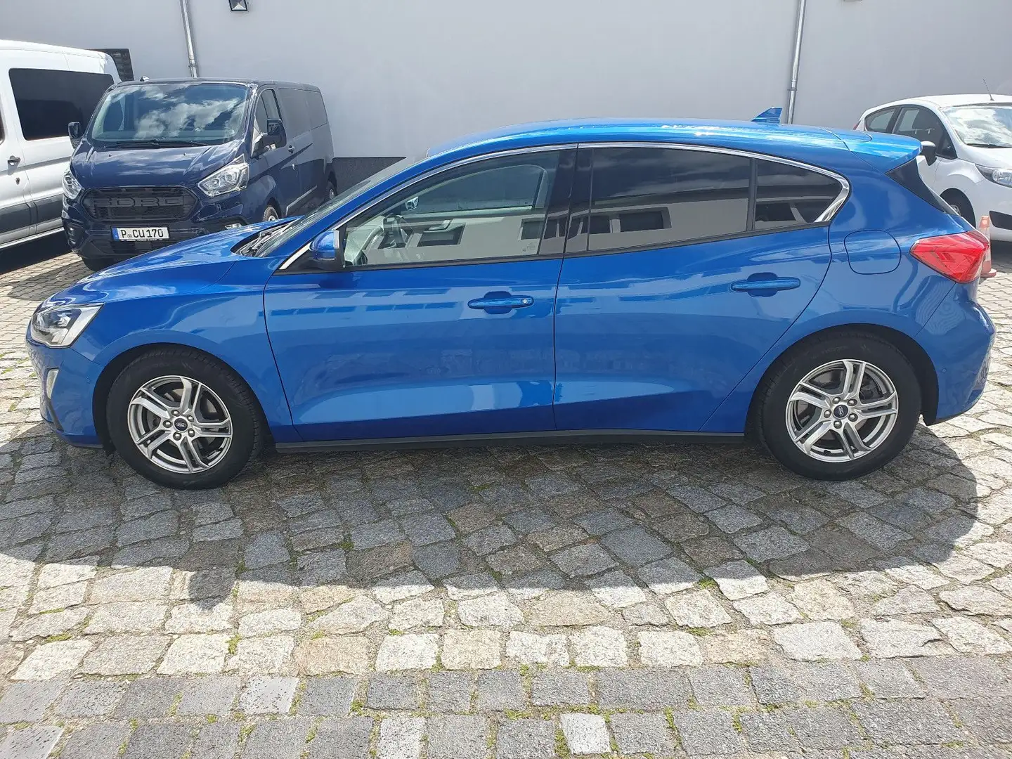 Ford Focus Lim. Cool & Connect Autom. Navi LED Kamera Blau - 2