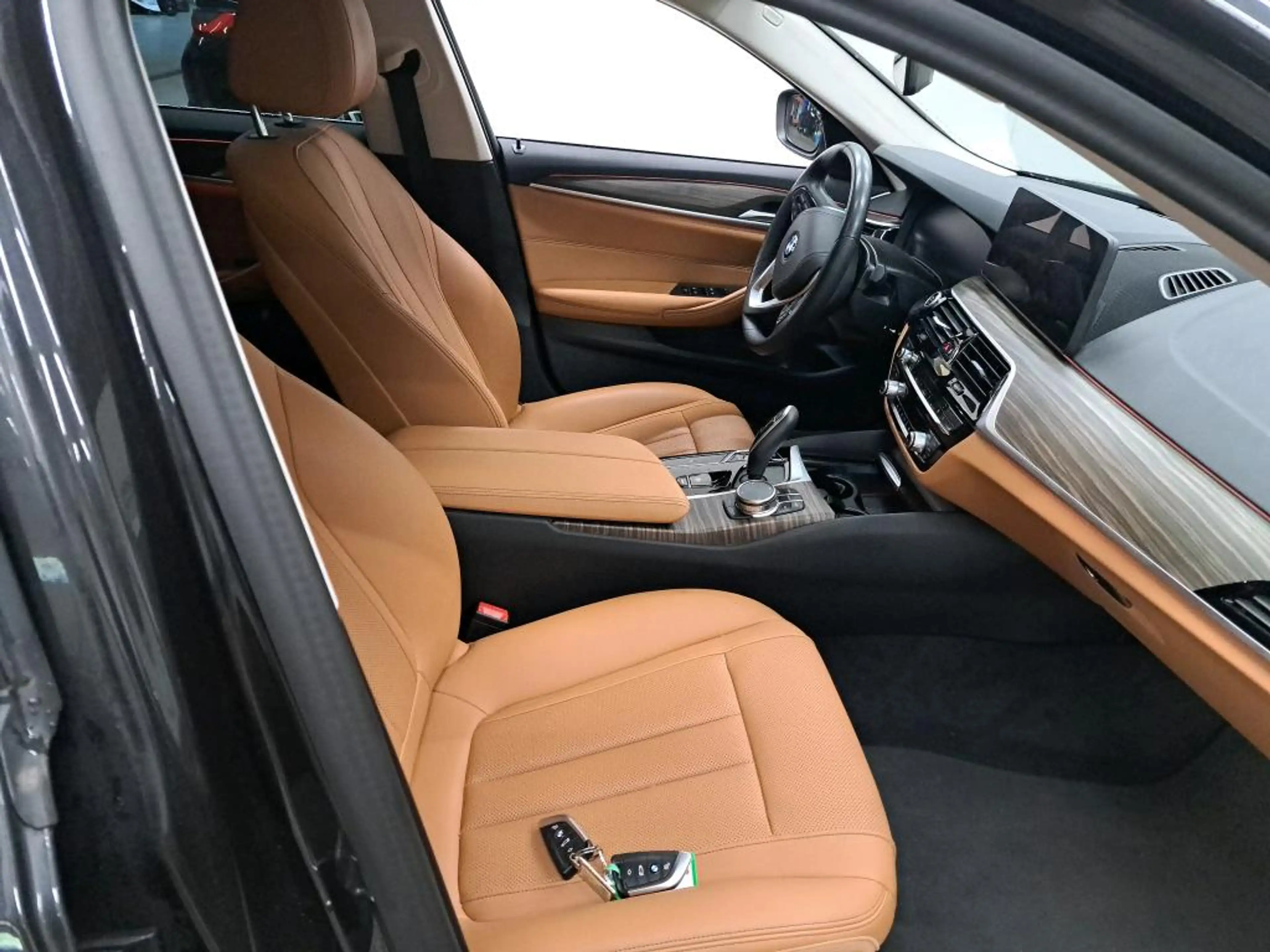 BMW 520 iA Touring *CUIR DAKOTA-CAMERA-CRUISE-DIGITAL COCKPIT* — photo 4