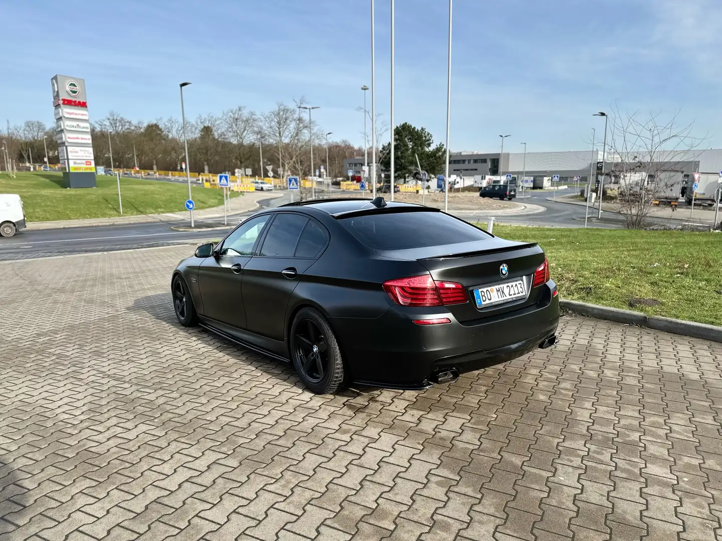 BMW 535 535d xDrive Aut. Fekete - 2
