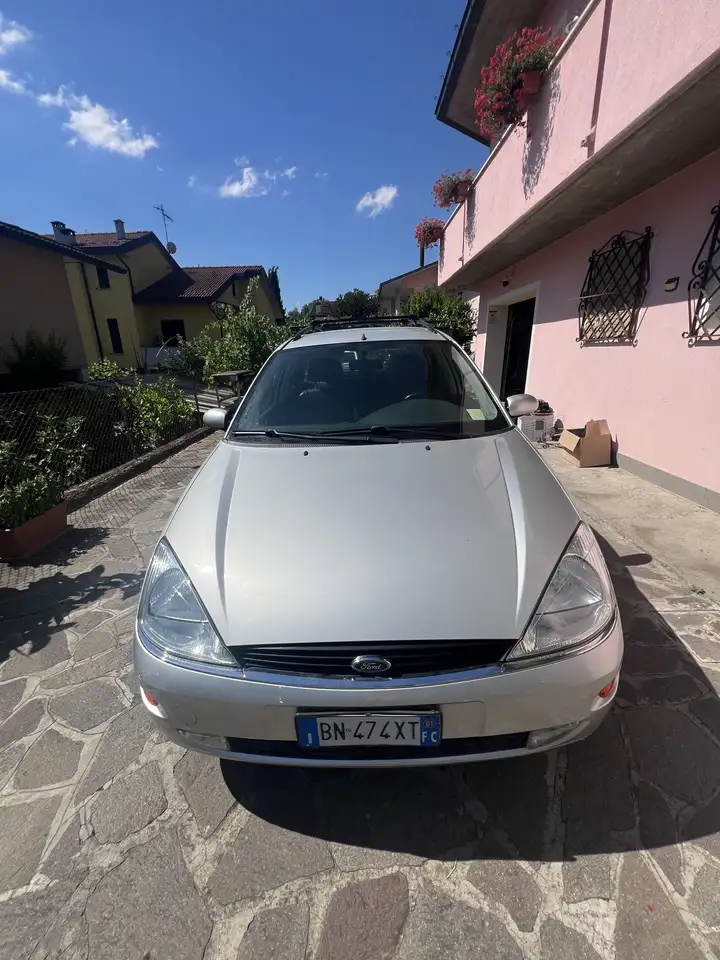 Ford Focus SW 1.8 td Ghia c/clima, foto 3