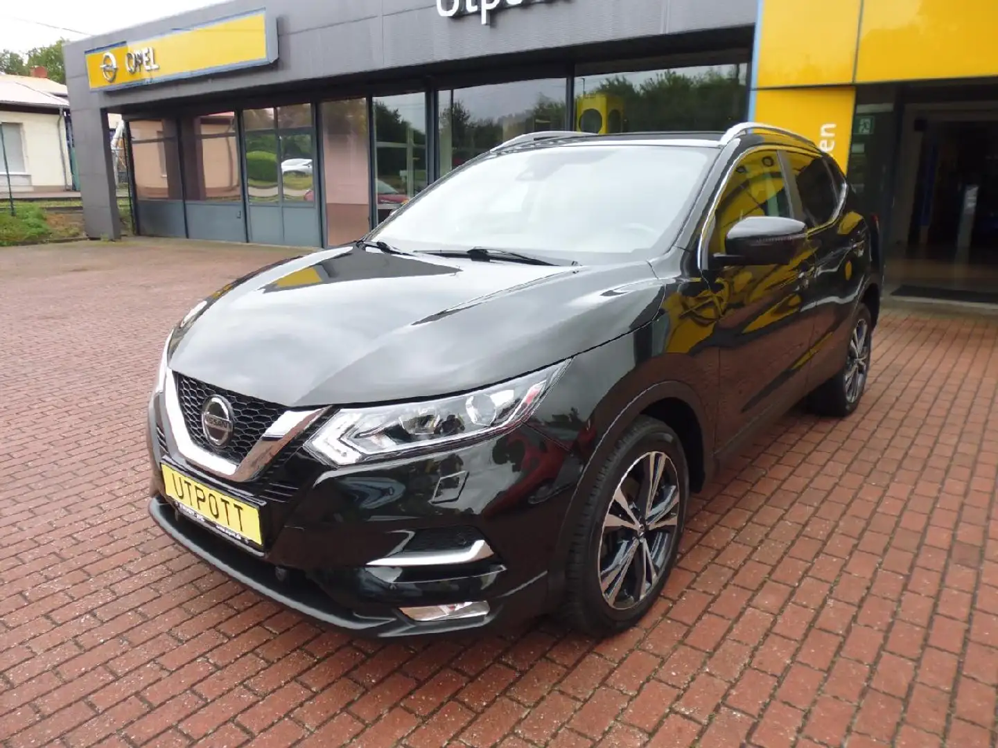 Nissan Qashqai N-Connecta 4x4 Schwarz - 1
