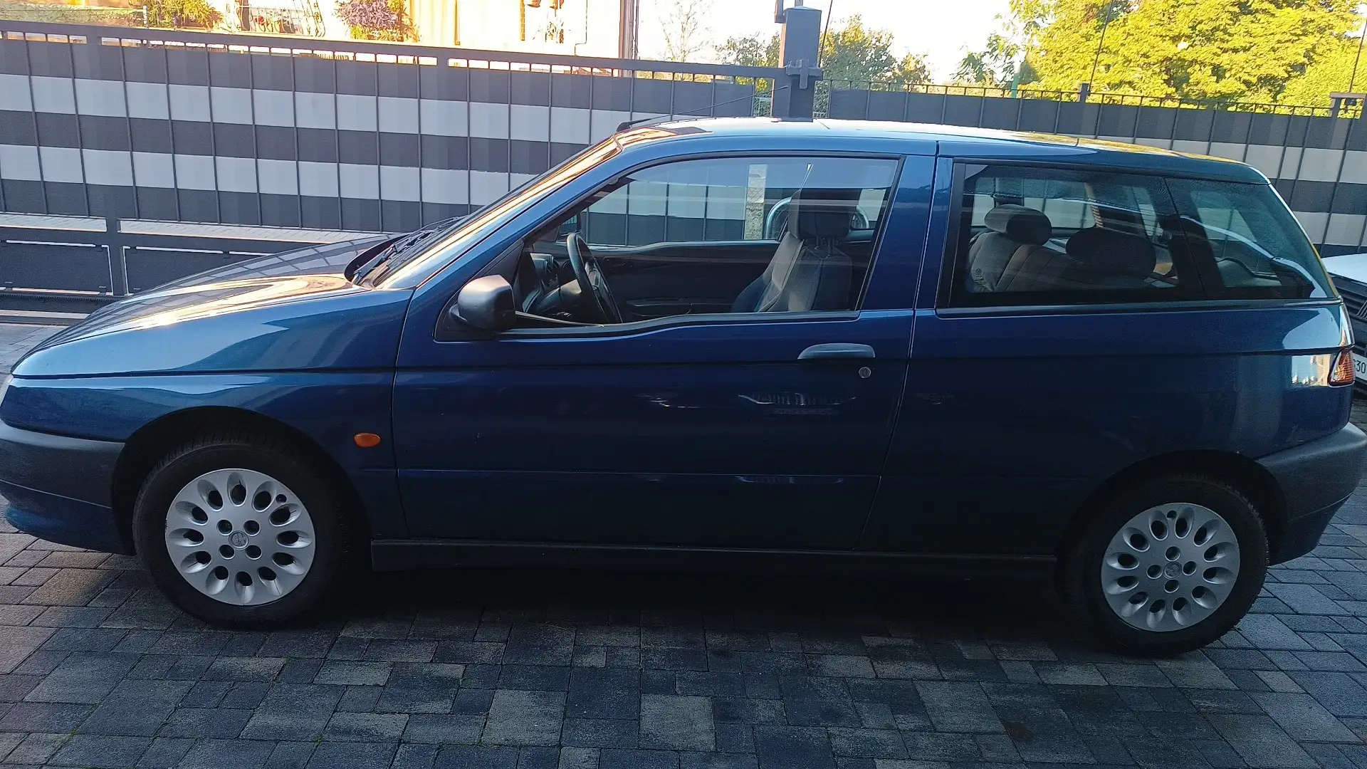 Alfa Romeo 145 1.6 ie - 1