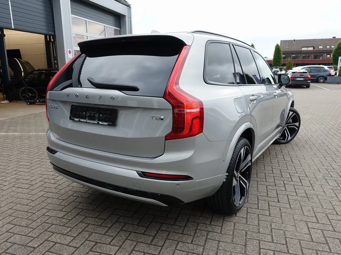 Volvo XC90 Ultra Dark T8 AWD Plug-in Hybrid/B&W/Massag Silber - 2