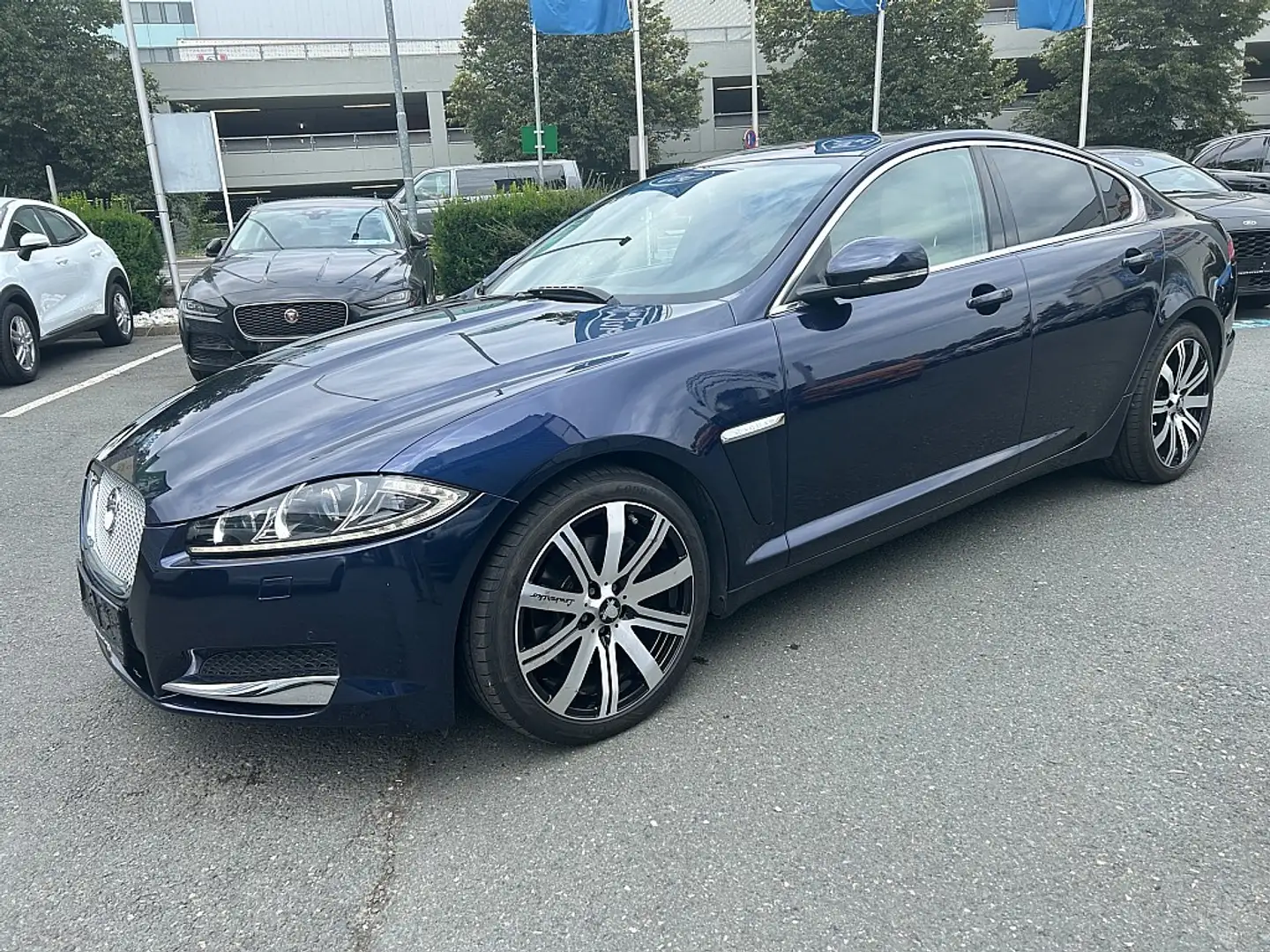 Jaguar XF 2,2 Diesel Luxury Blau - 2